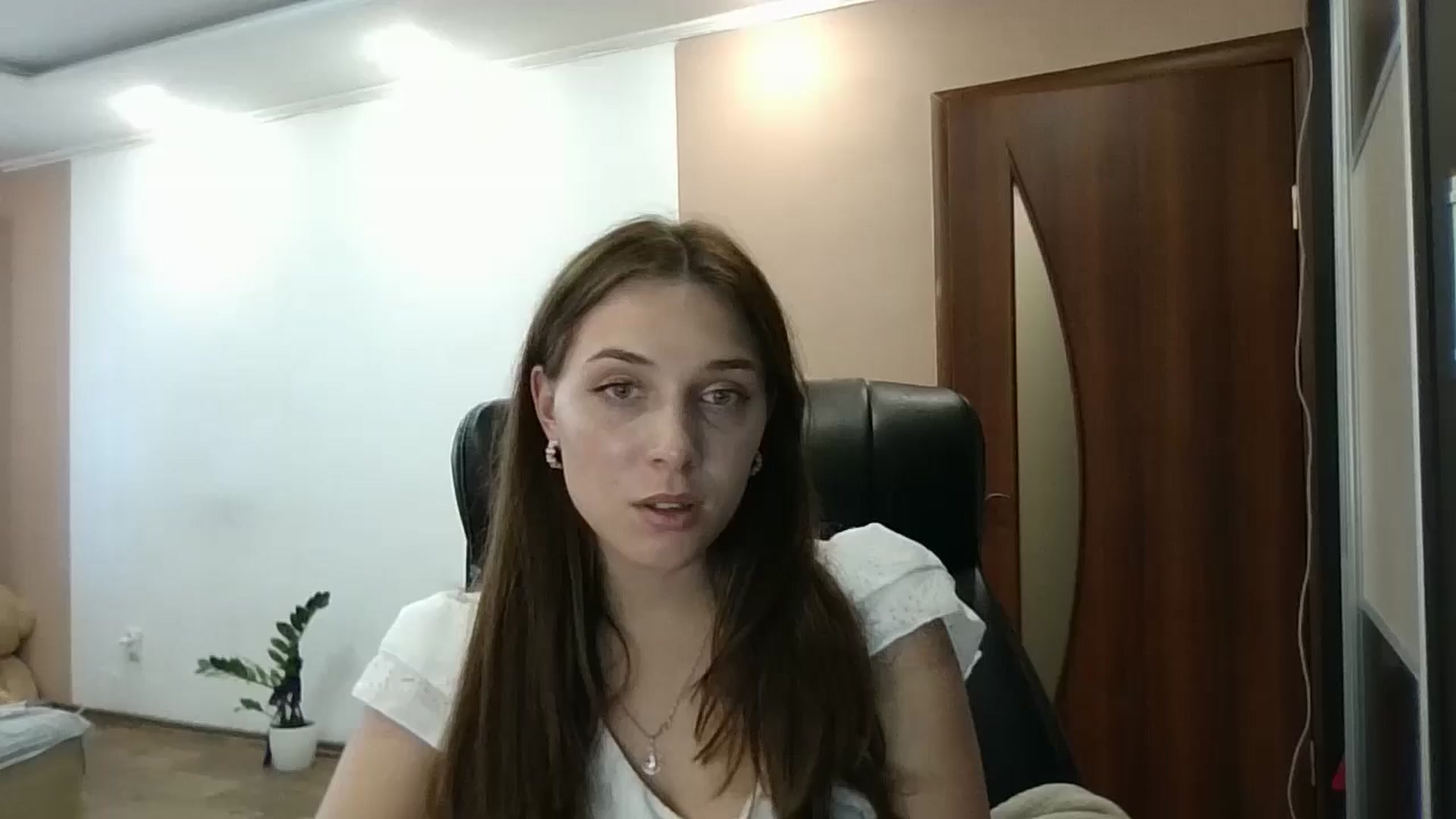 Gallery image thumbnail from HaleyReed's myfreecams stream on, 06/12/2024, 16:15 image 4 of 20