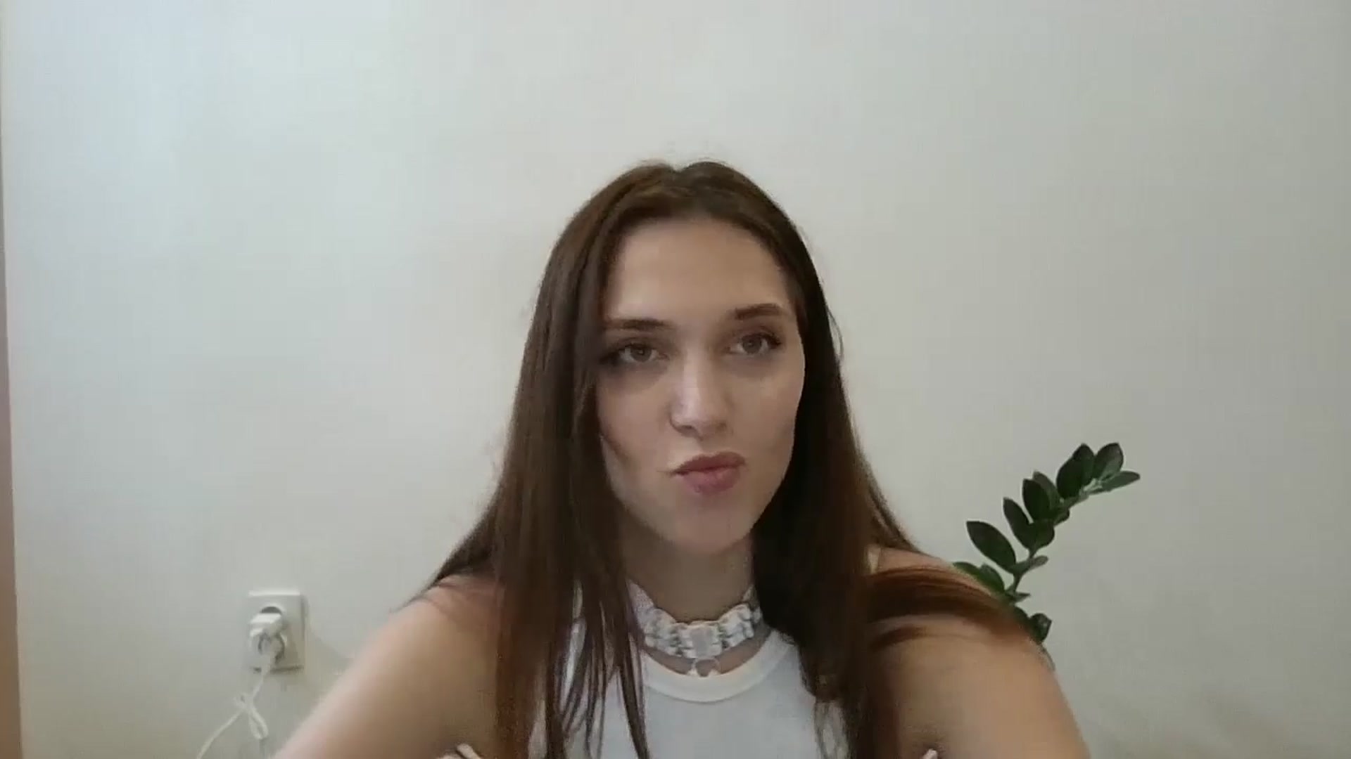 Gallery image thumbnail from HaleyReed's myfreecams stream on, 06/14/2024, 13:27 image 10 of 20