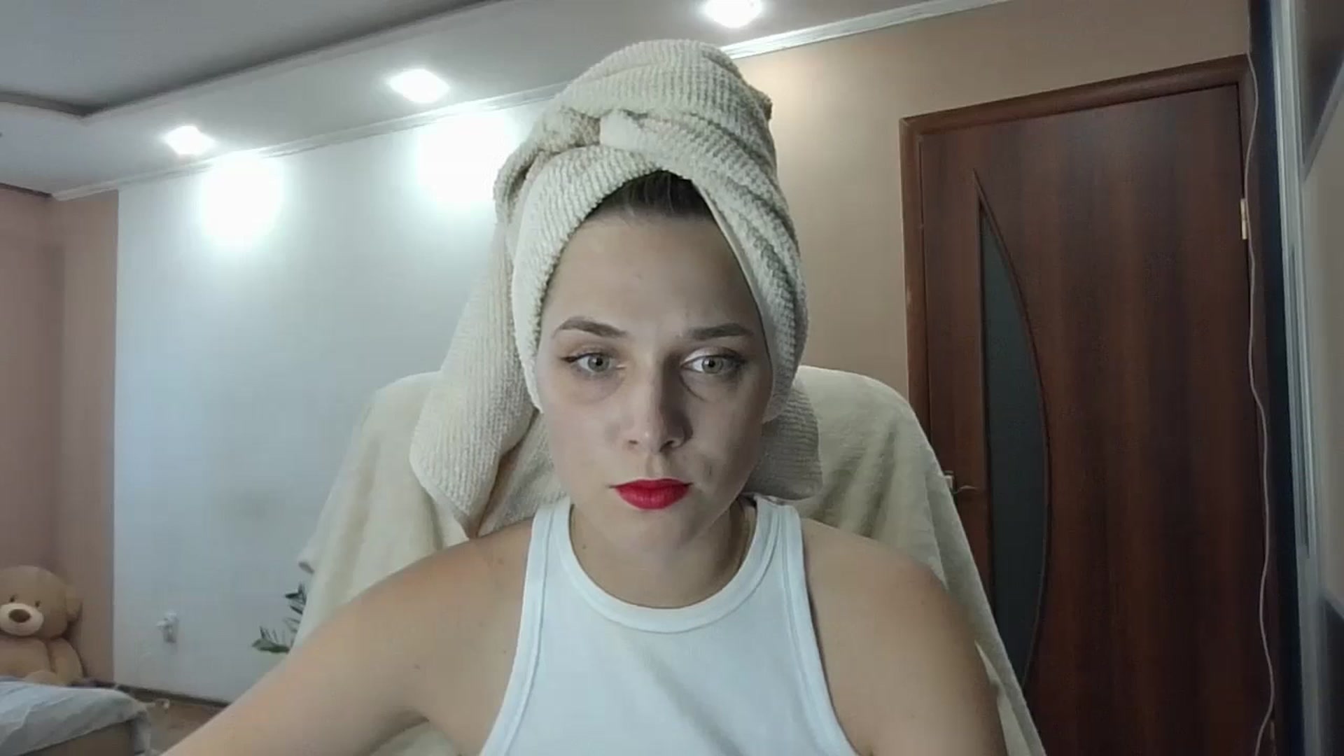 Gallery image thumbnail from HaleyReed's myfreecams stream on, 06/14/2024, 15:39 image 9 of 20