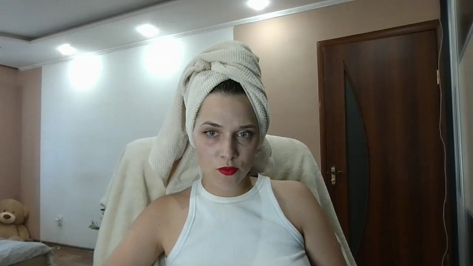 Gallery image thumbnail from HaleyReed's myfreecams stream on, 06/14/2024, 15:39 image 15 of 20
