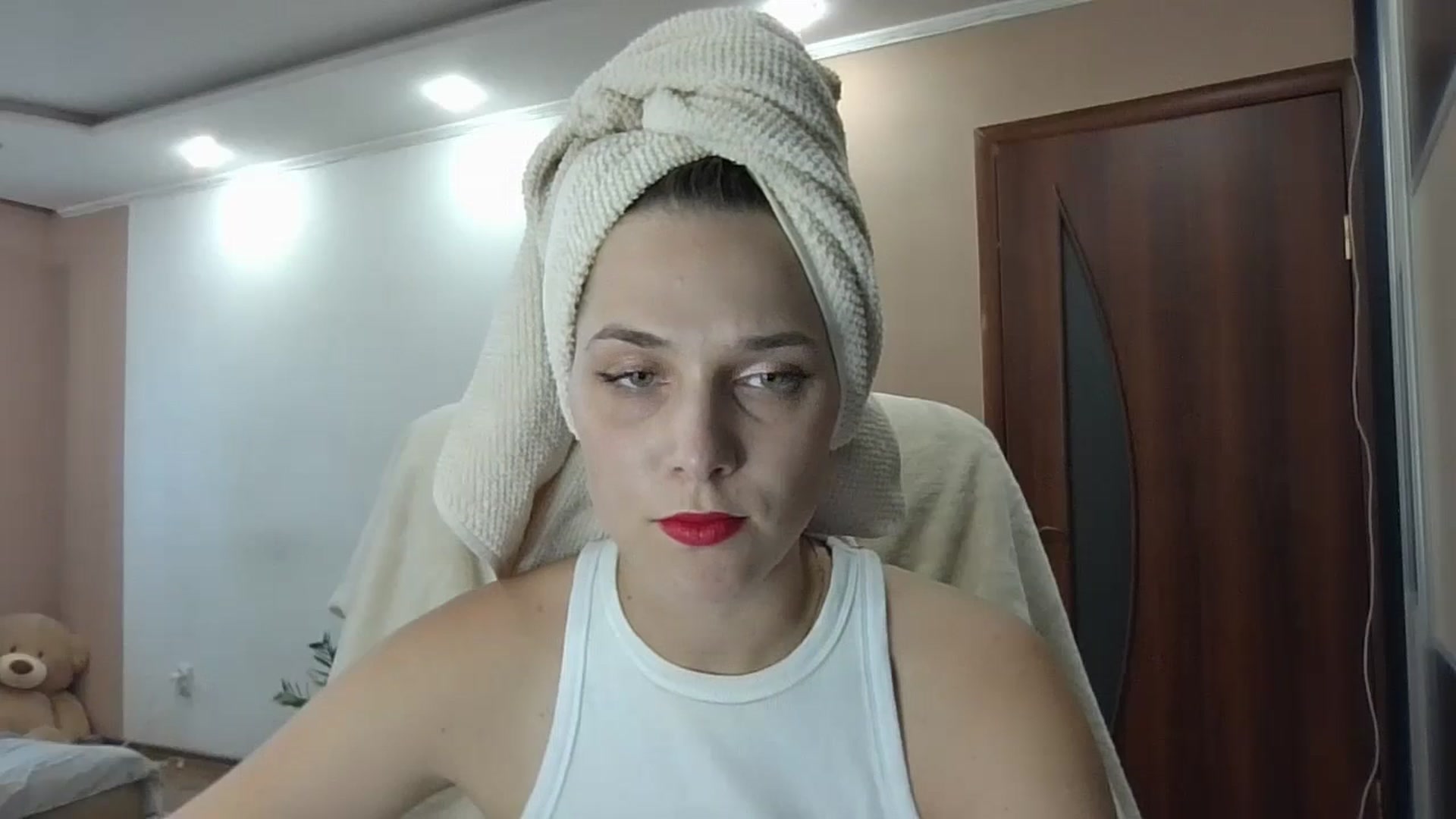 Gallery image thumbnail from HaleyReed's myfreecams stream on, 06/14/2024, 15:39 image 8 of 20