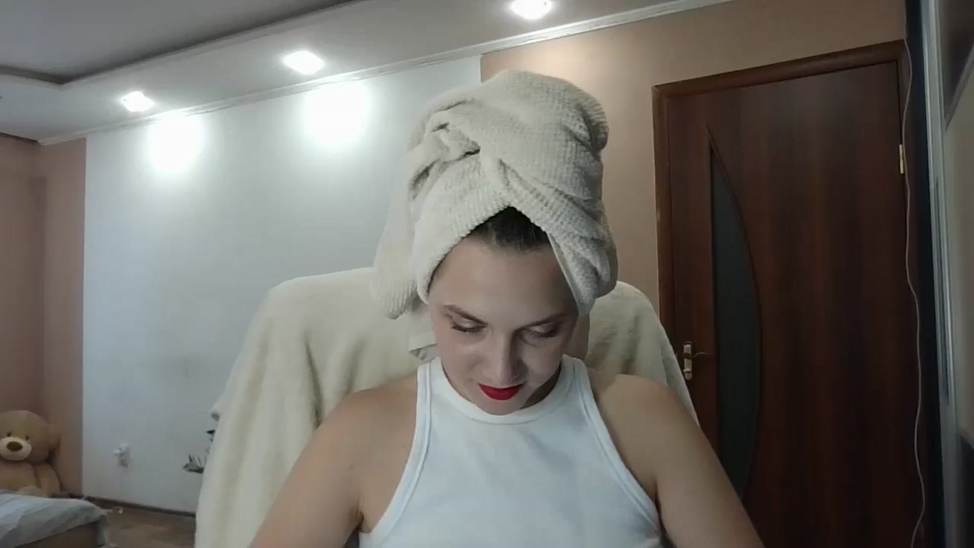 Gallery image thumbnail from HaleyReed's myfreecams stream on, 06/14/2024, 15:39 image 1 of 20