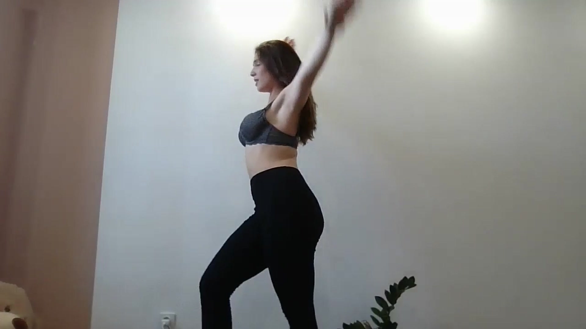 Gallery image thumbnail from HaleyReed's myfreecams stream on, 06/19/2024, 11:50 image 15 of 20