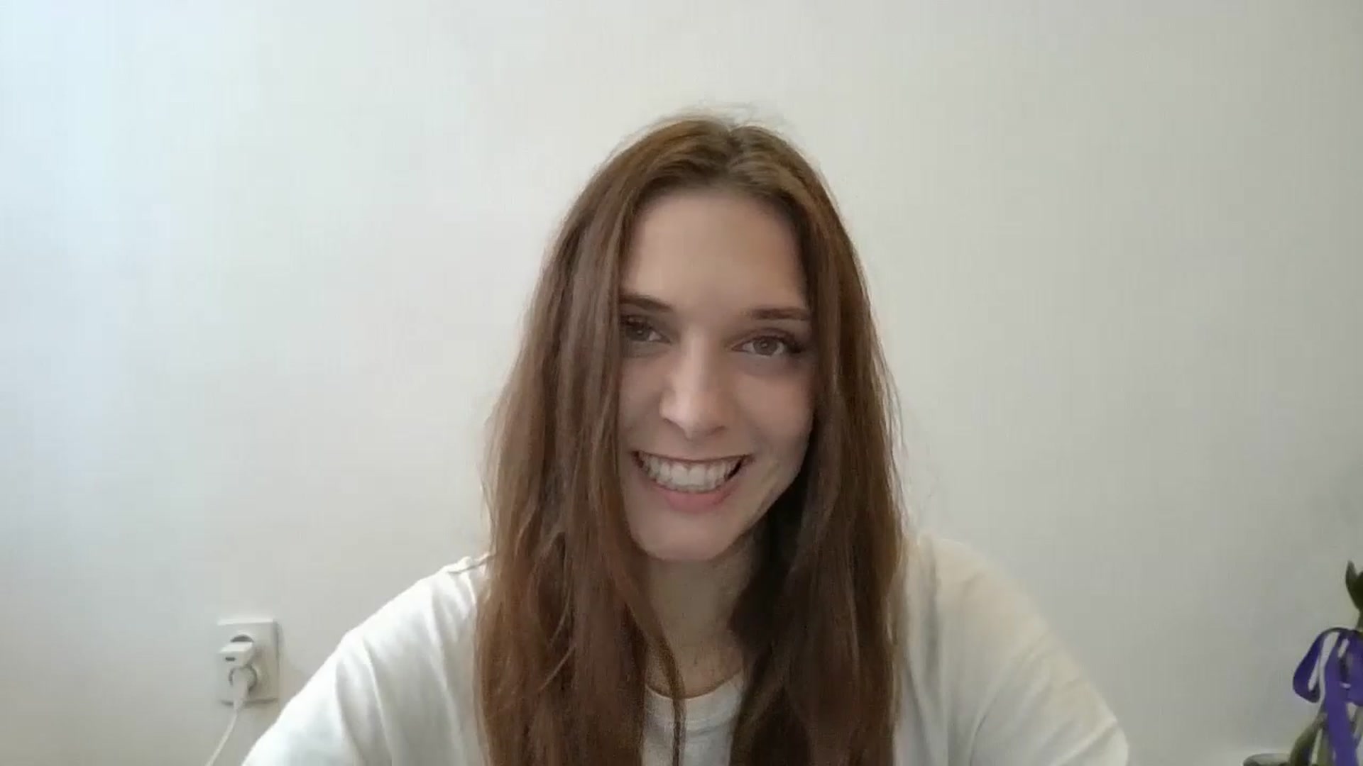Gallery image thumbnail from HaleyReed's myfreecams stream on, 06/20/2024, 08:01 image 8 of 20