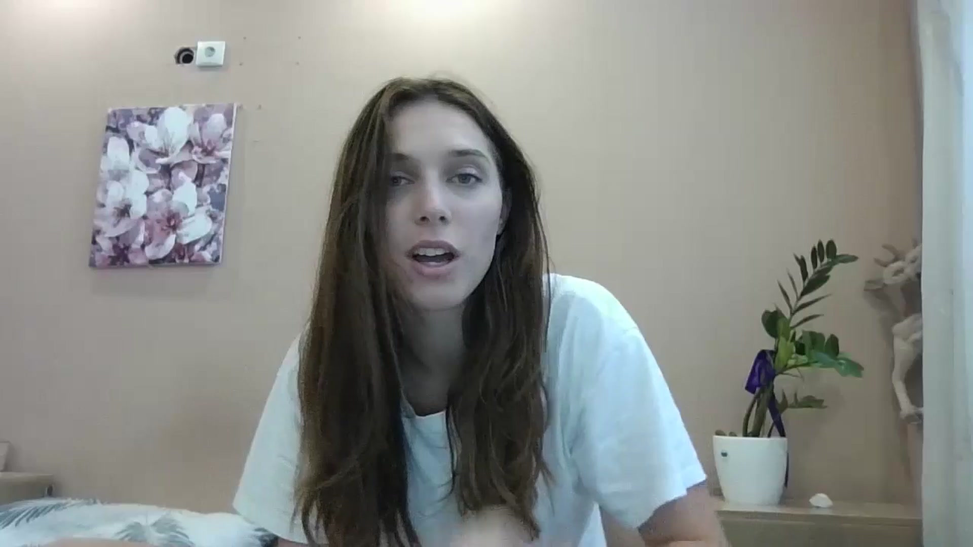 Gallery image thumbnail from HaleyReed's myfreecams stream on, 06/30/2024, 13:19 image 7 of 20