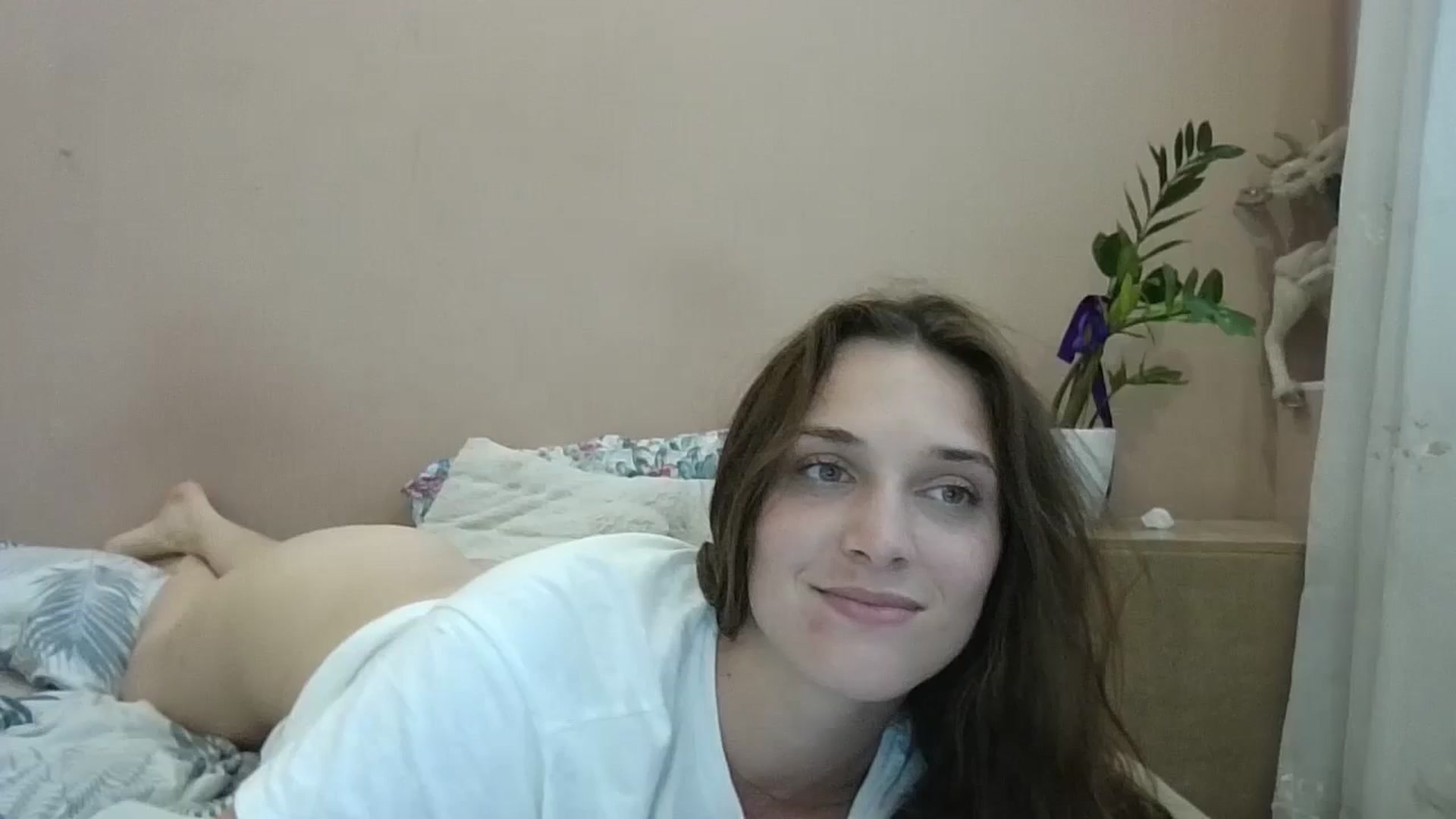 Gallery image thumbnail from HaleyReed's myfreecams stream on, 06/30/2024, 14:13 image 4 of 20