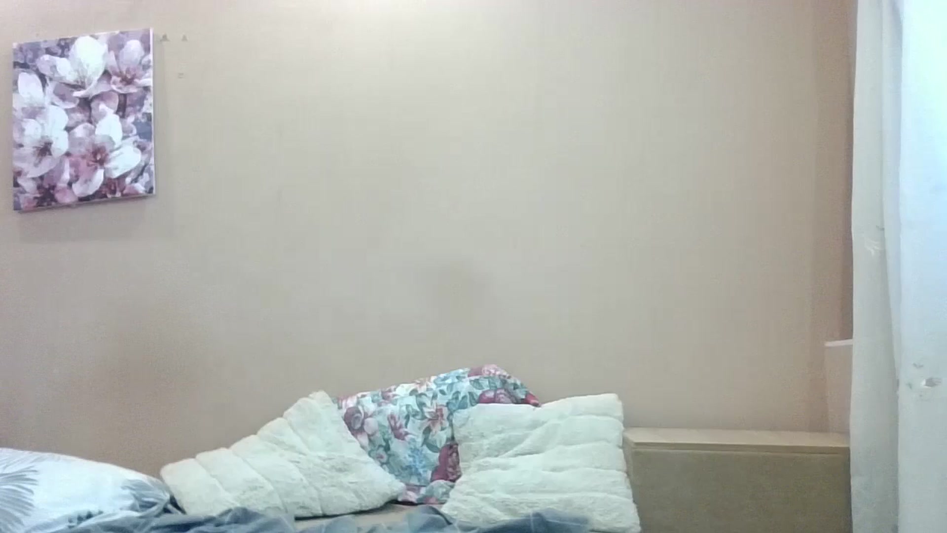 Gallery image thumbnail from HaleyReed's myfreecams stream on, 07/01/2024, 16:20 image 17 of 20