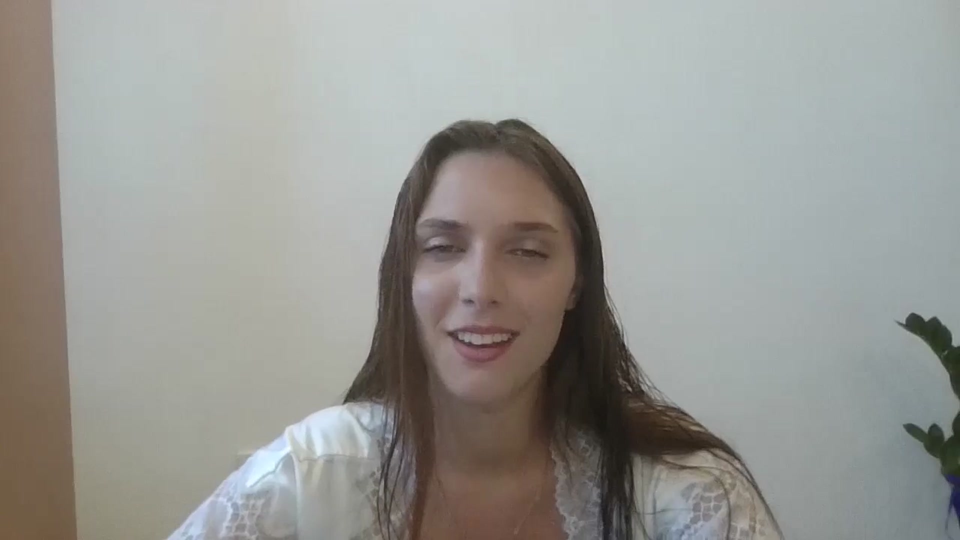 Gallery image thumbnail from HaleyReed's myfreecams stream on, 07/14/2024, 13:00 image 3 of 20