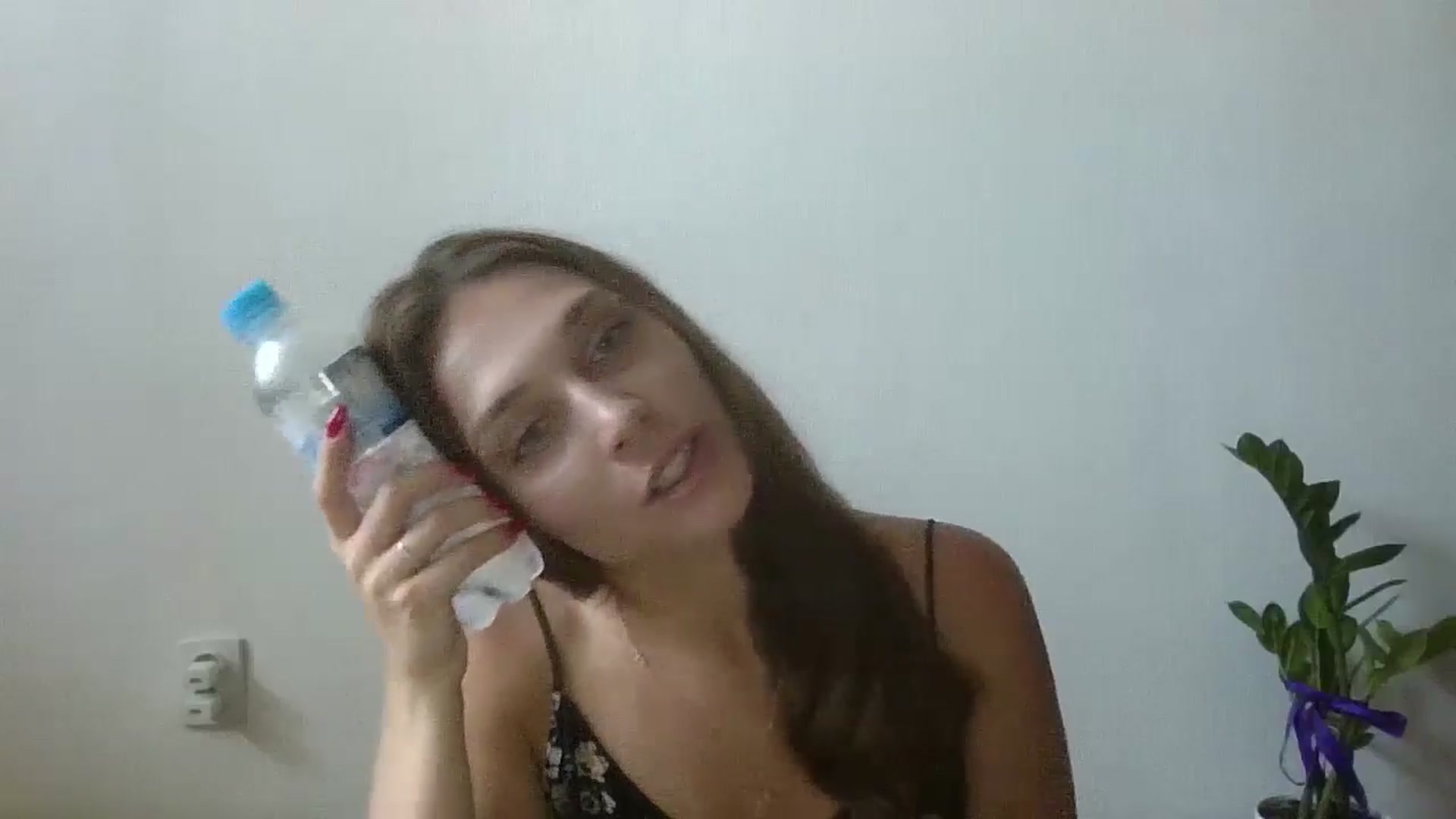 Gallery image thumbnail from HaleyReed's myfreecams stream on, 07/15/2024, 10:22 image 17 of 20