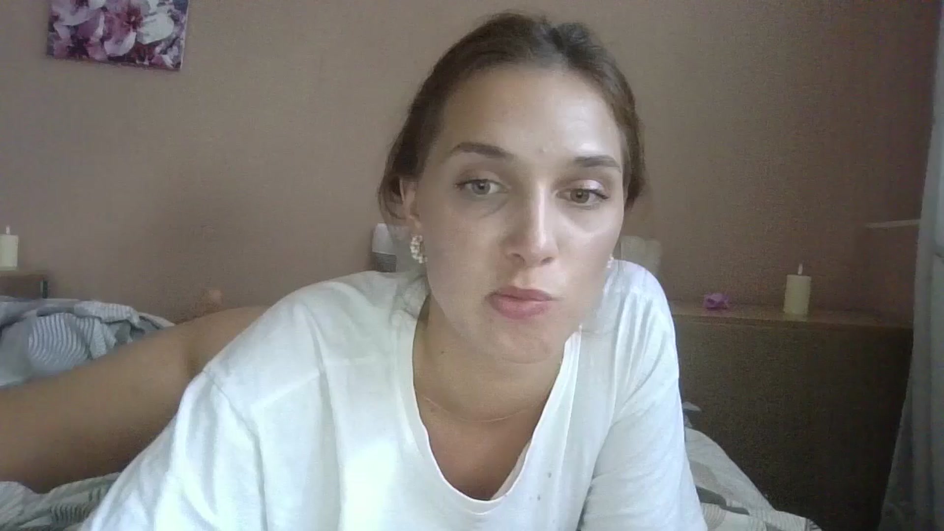 Gallery image thumbnail from HaleyReed's myfreecams stream on, 07/20/2024, 13:14 image 1 of 20
