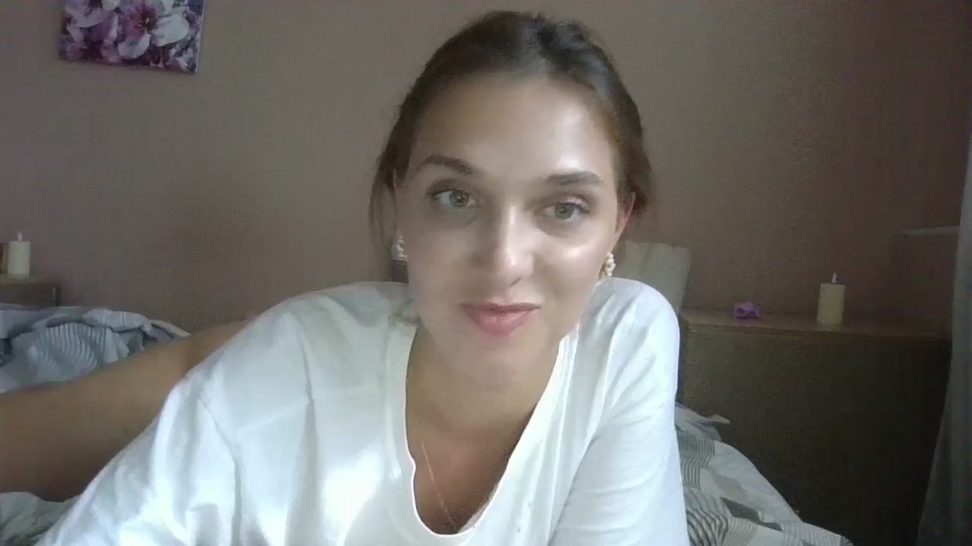Gallery image thumbnail from HaleyReed's myfreecams stream on, 07/20/2024, 13:14 image 8 of 20