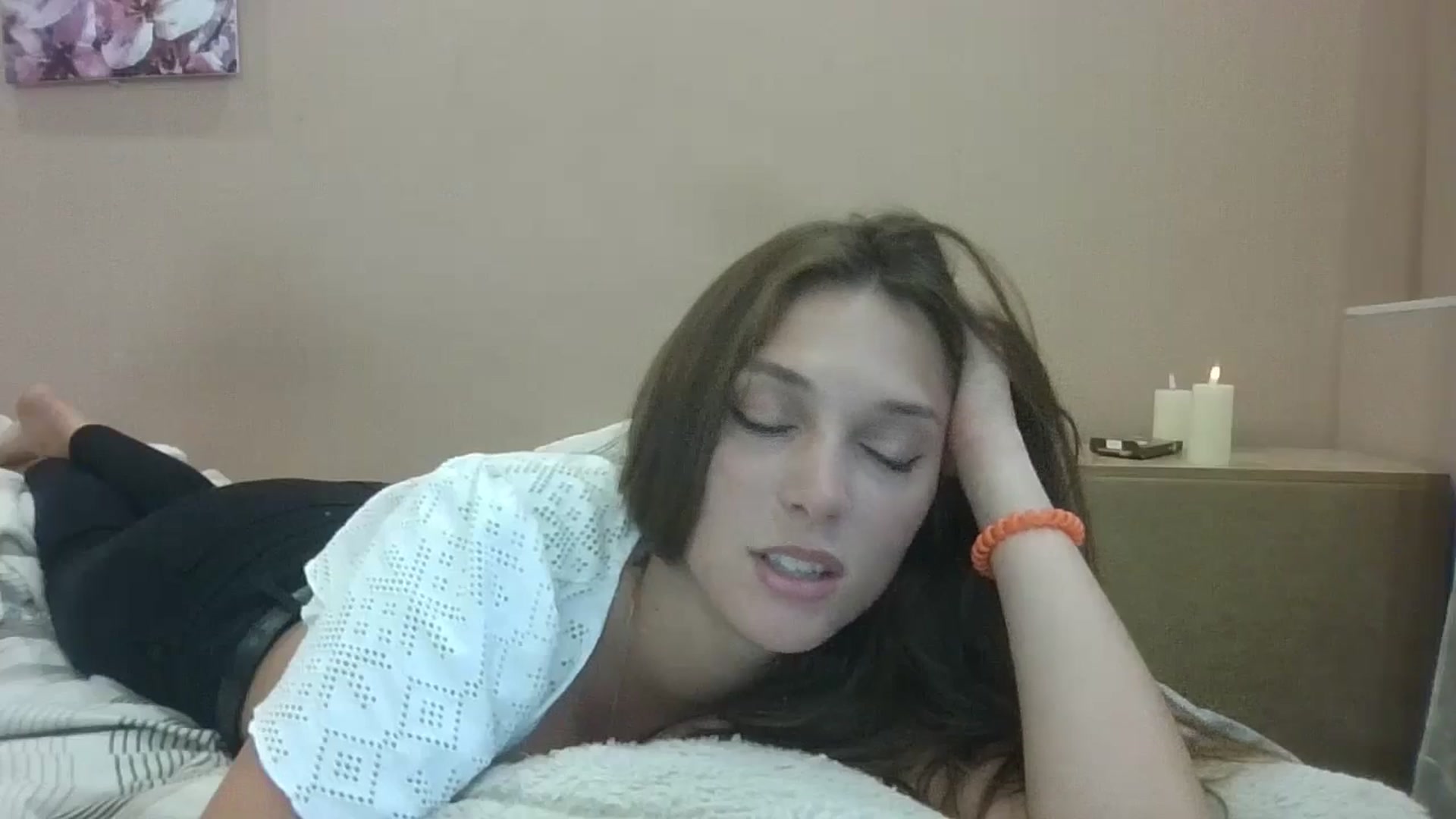 Gallery image thumbnail from HaleyReed's myfreecams stream on, 07/25/2024, 16:25 image 17 of 20