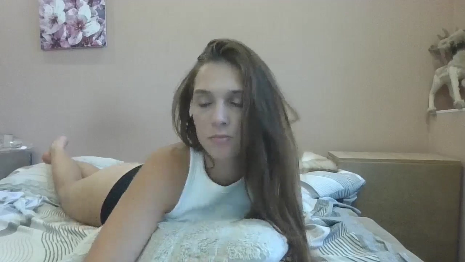Gallery image thumbnail from HaleyReed's myfreecams stream on, 08/01/2024, 14:19 image 15 of 20