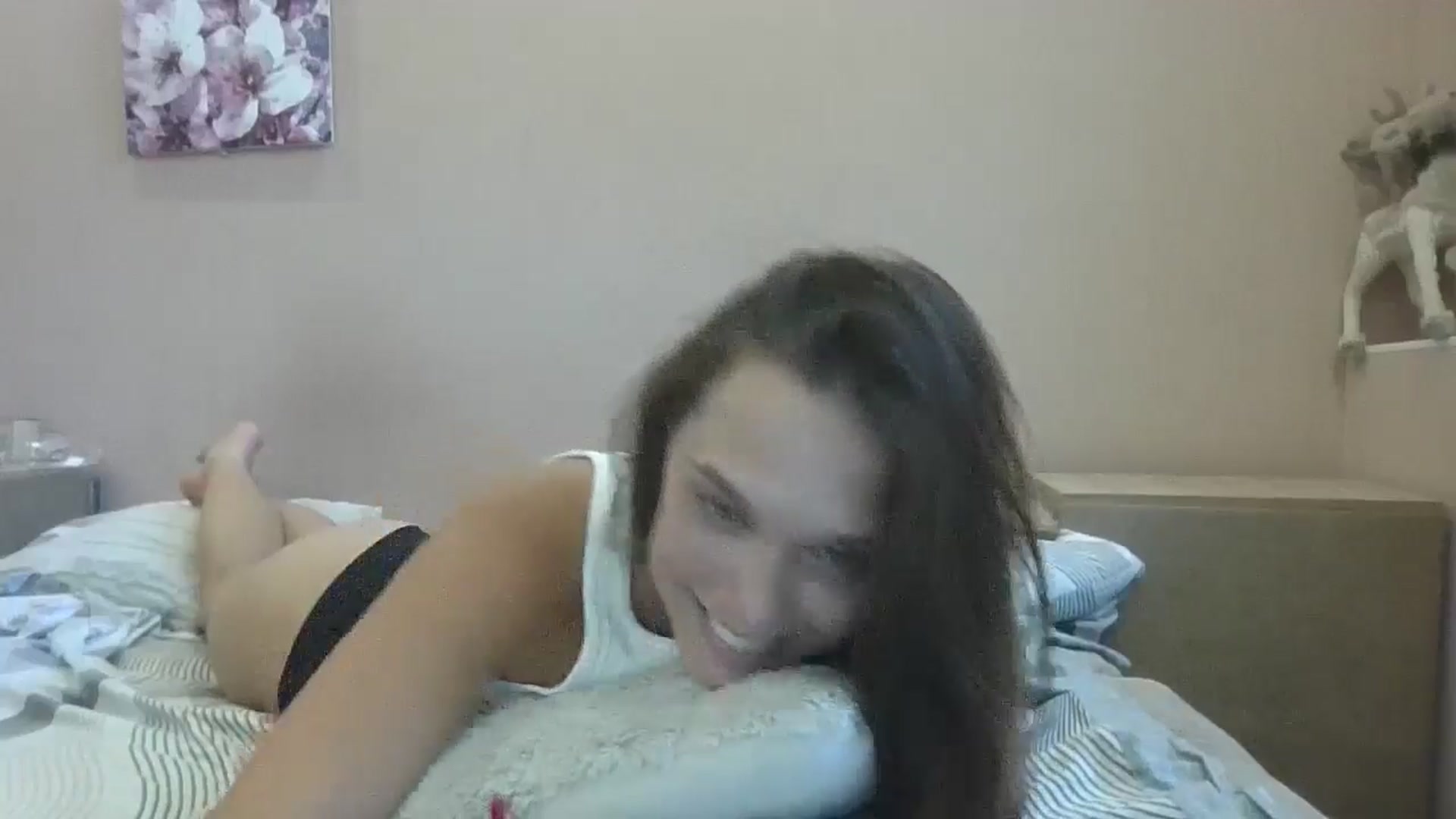 Gallery image thumbnail from HaleyReed's myfreecams stream on, 08/01/2024, 14:19 image 14 of 20