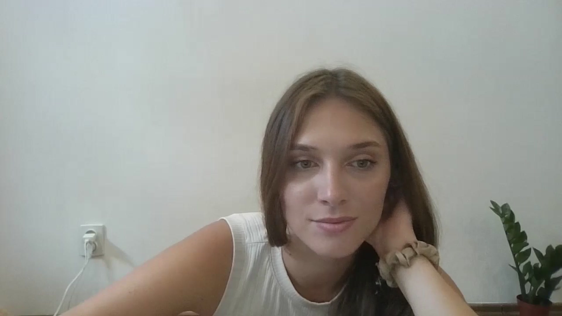 Gallery image thumbnail from HaleyReed's myfreecams stream on, 08/06/2024, 11:38 image 6 of 20