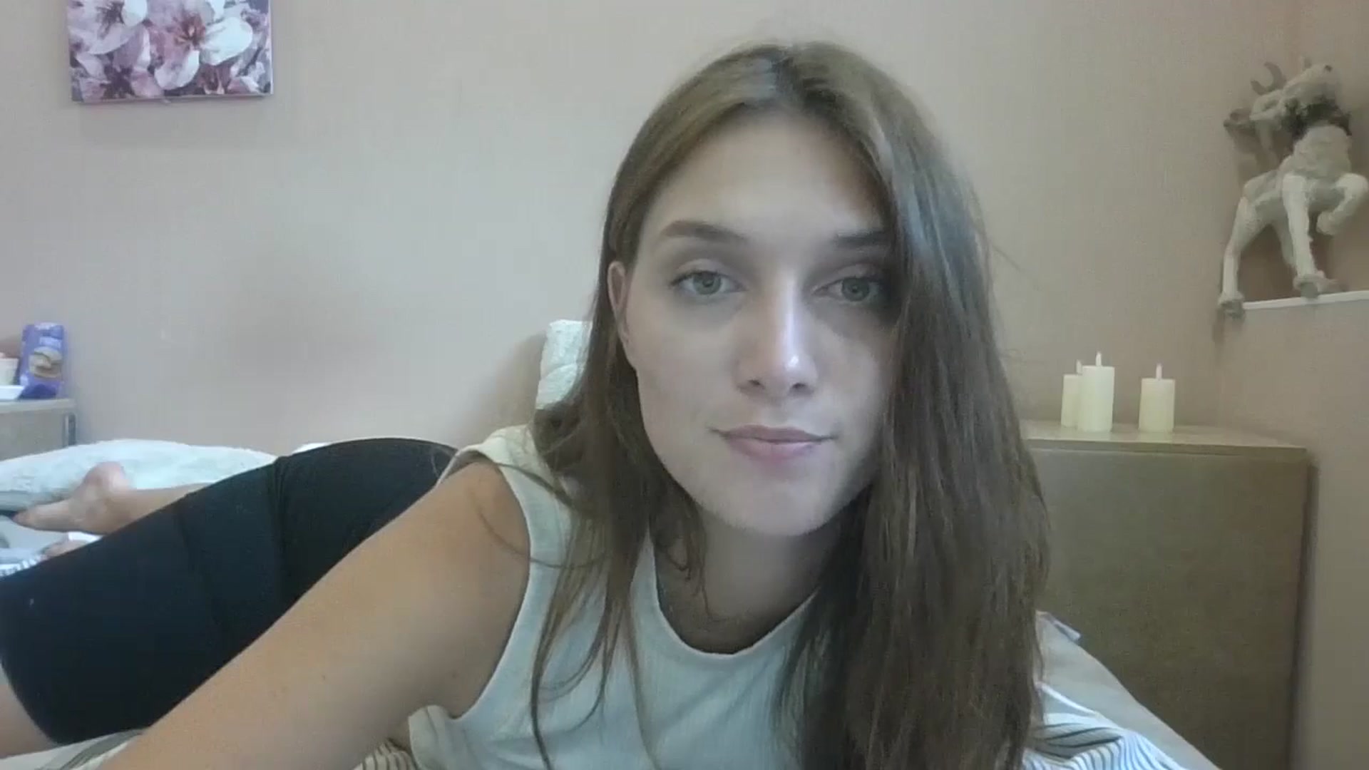 Gallery image thumbnail from HaleyReed's myfreecams stream on, 08/06/2024, 12:30 image 17 of 20