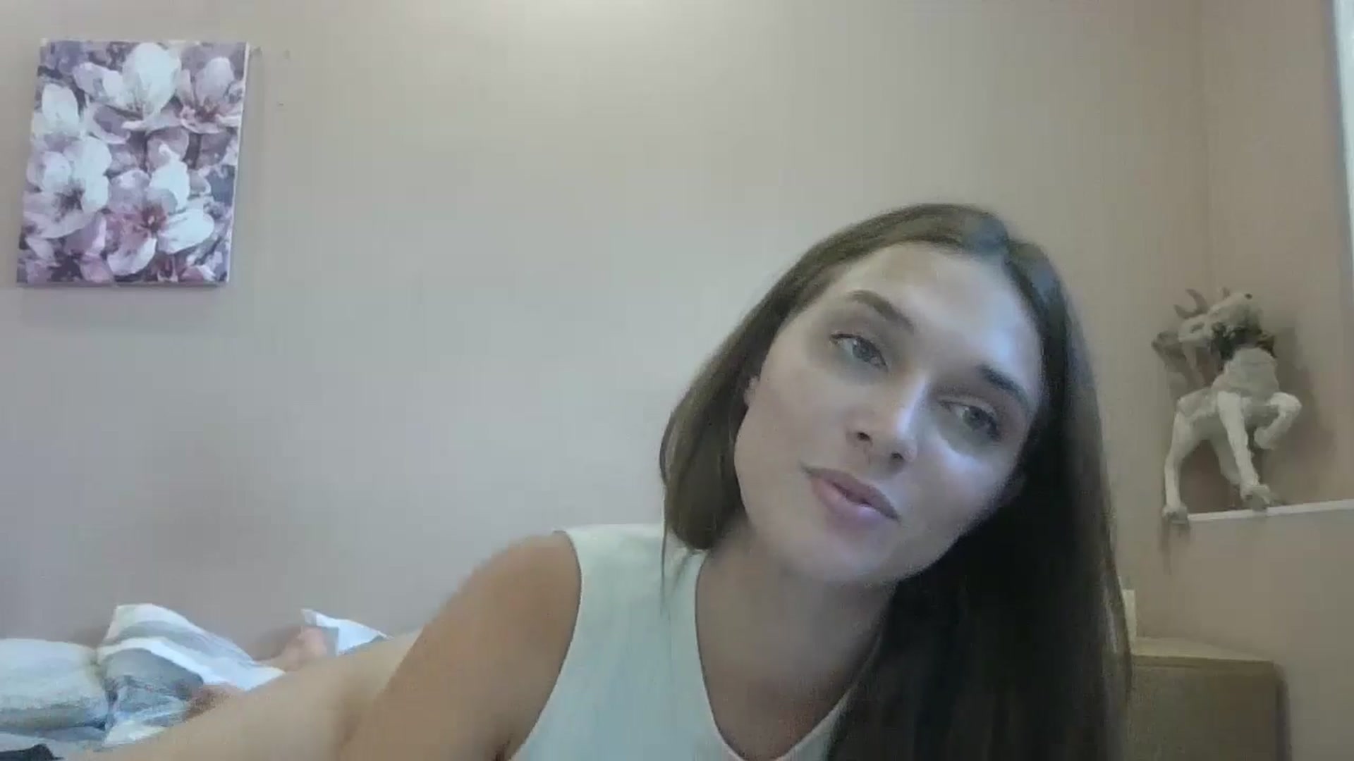 Gallery image thumbnail from HaleyReed's myfreecams stream on, 08/06/2024, 13:05 image 9 of 20