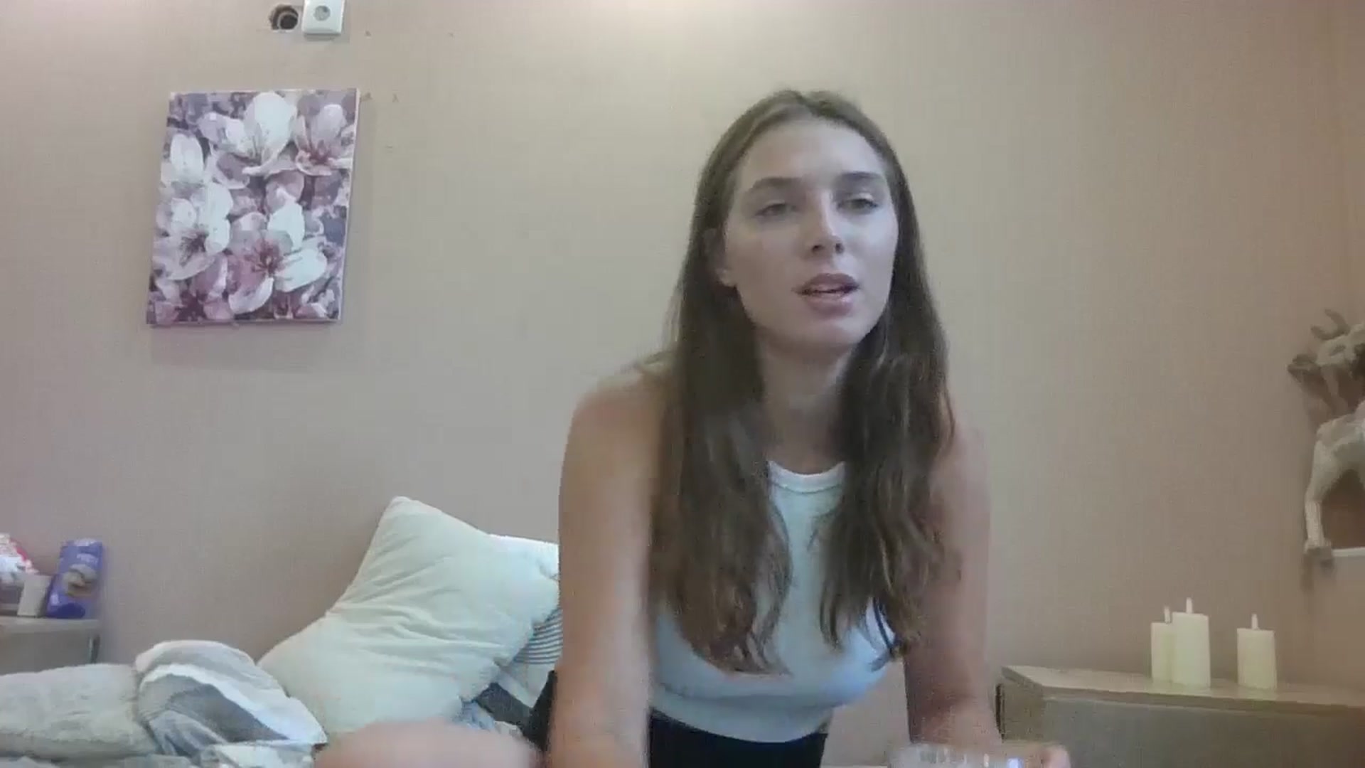 Gallery image thumbnail from HaleyReed's myfreecams stream on, 08/06/2024, 15:00 image 11 of 20