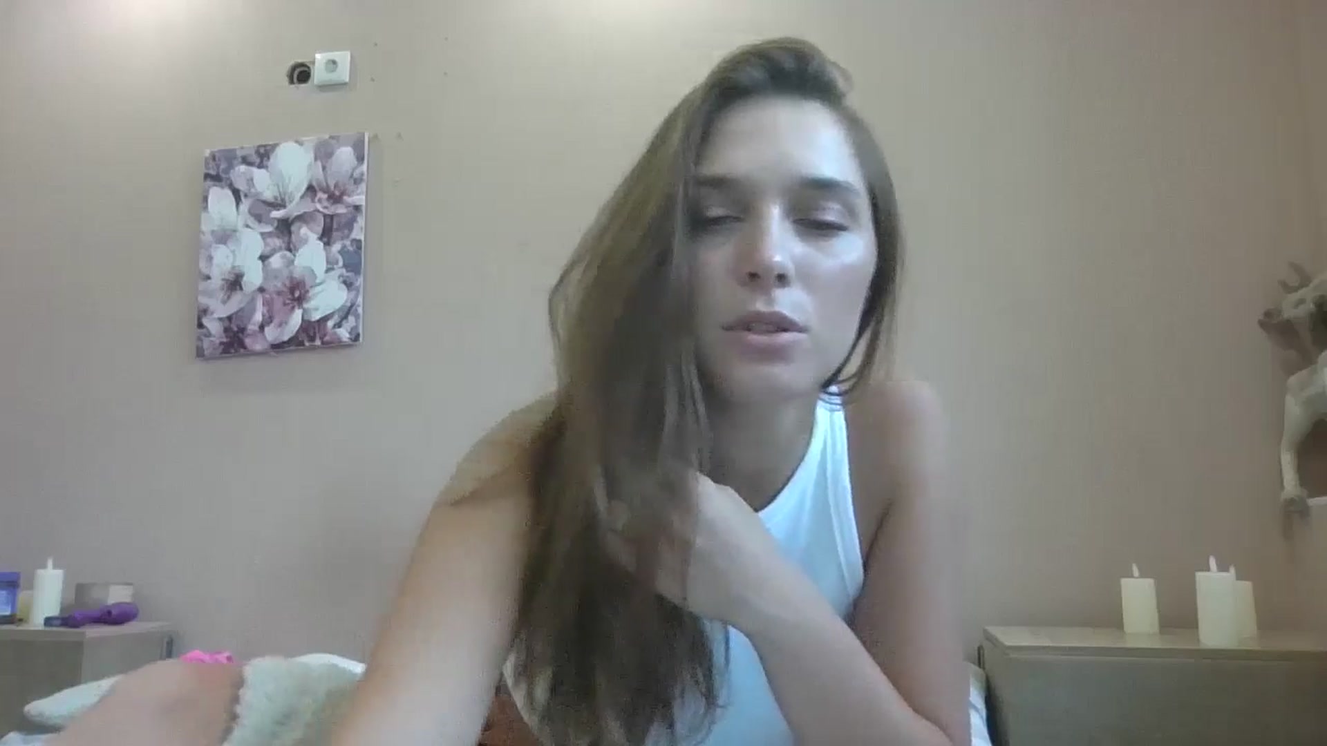Gallery image thumbnail from HaleyReed's myfreecams stream on, 08/07/2024, 13:18 image 18 of 20