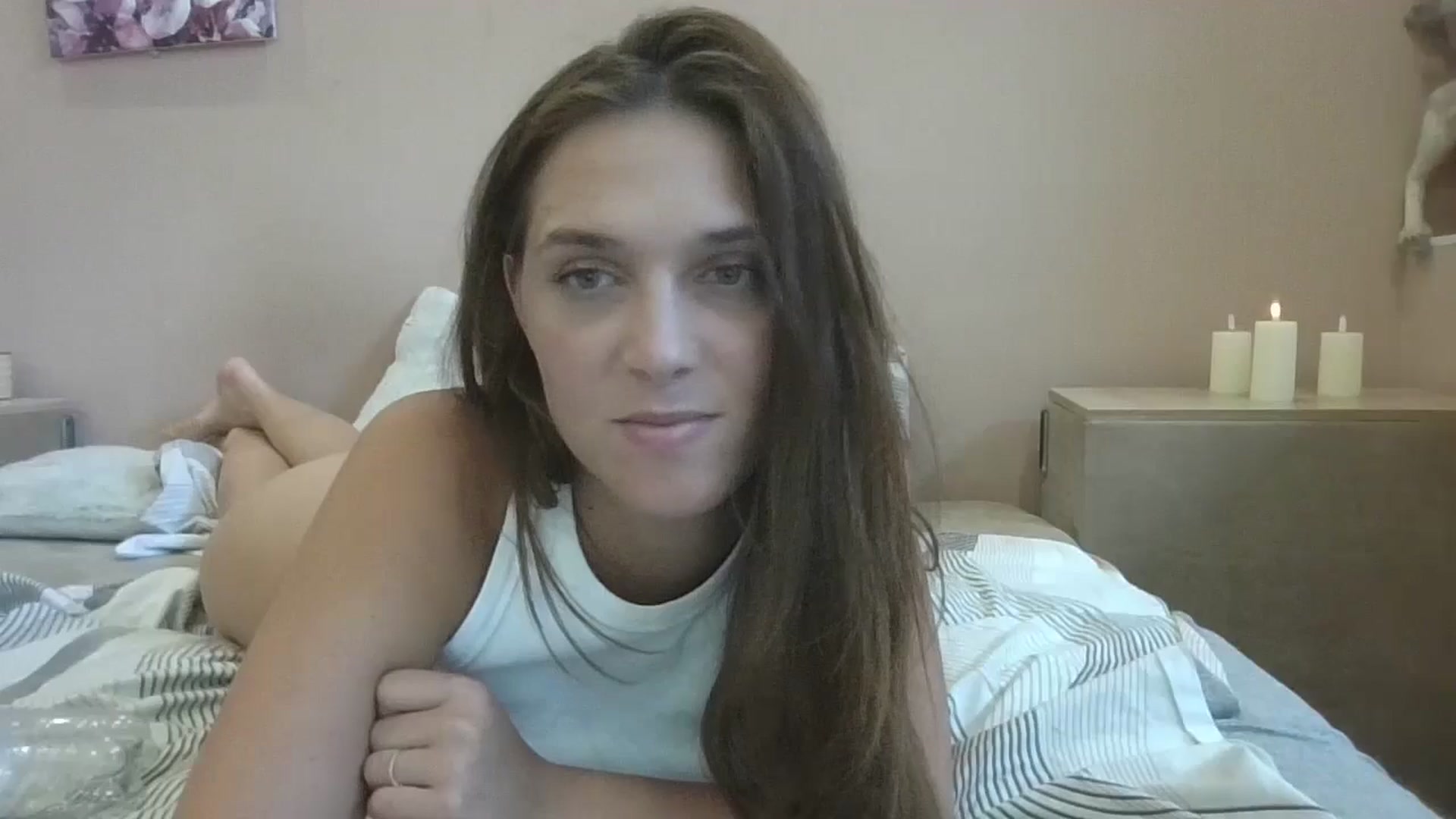 Gallery image thumbnail from HaleyReed's myfreecams stream on, 08/07/2024, 14:42 image 12 of 20