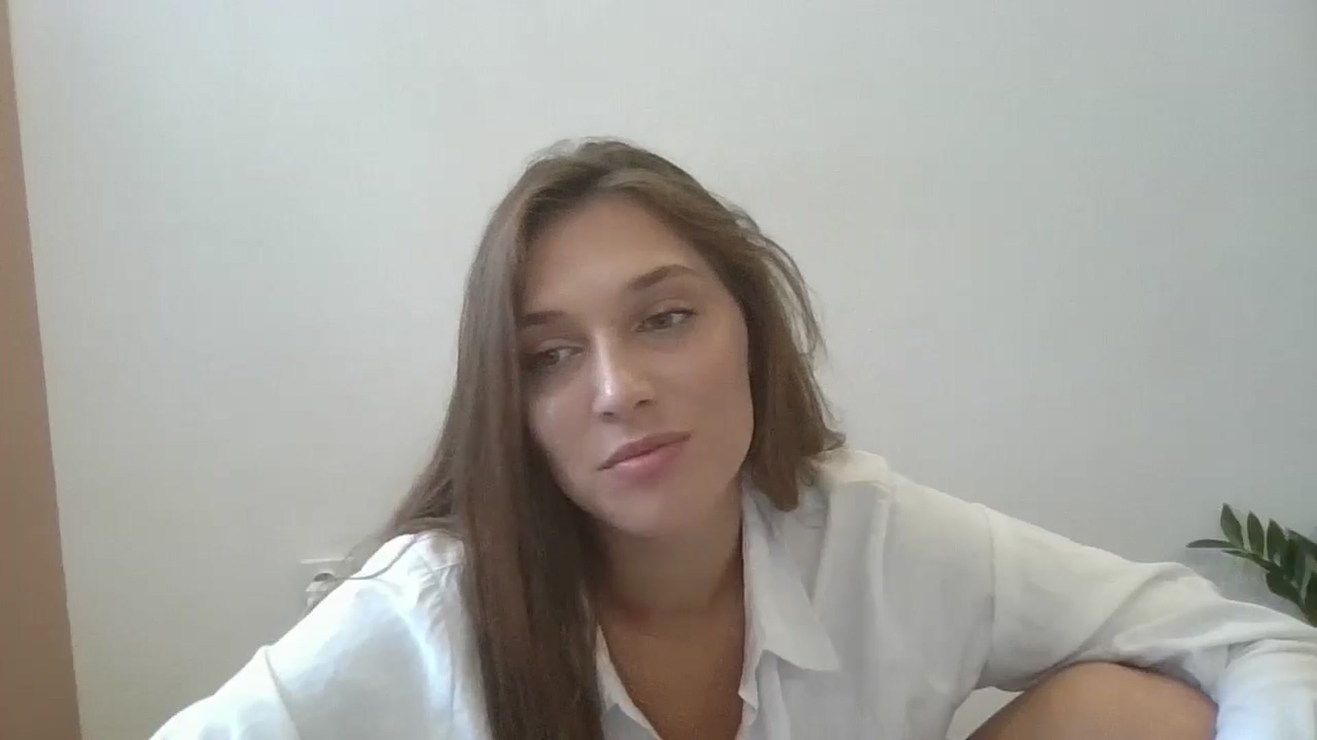 Gallery image thumbnail from HaleyReed's myfreecams stream on, 08/08/2024, 10:45 image 19 of 20