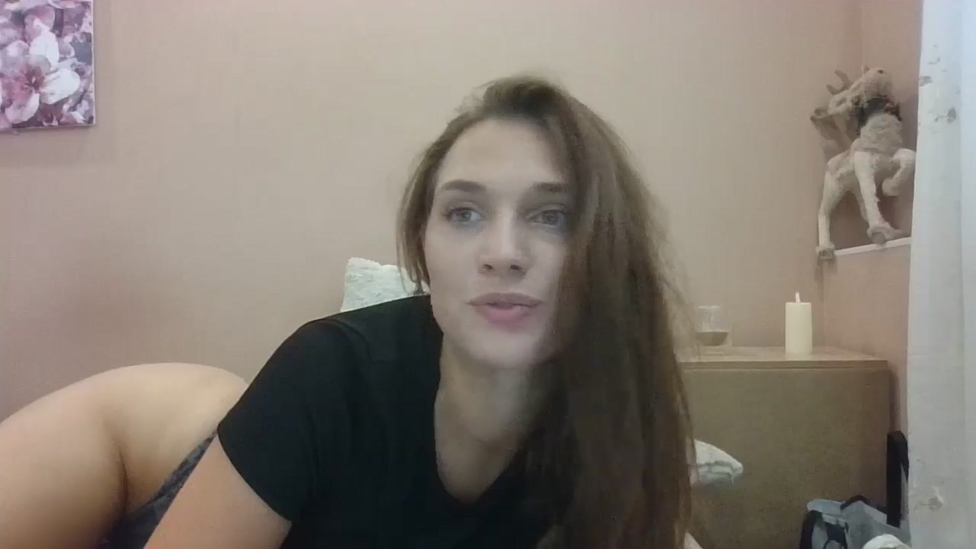 Gallery image thumbnail from HaleyReed's myfreecams stream on, 08/12/2024, 10:10 image 17 of 20