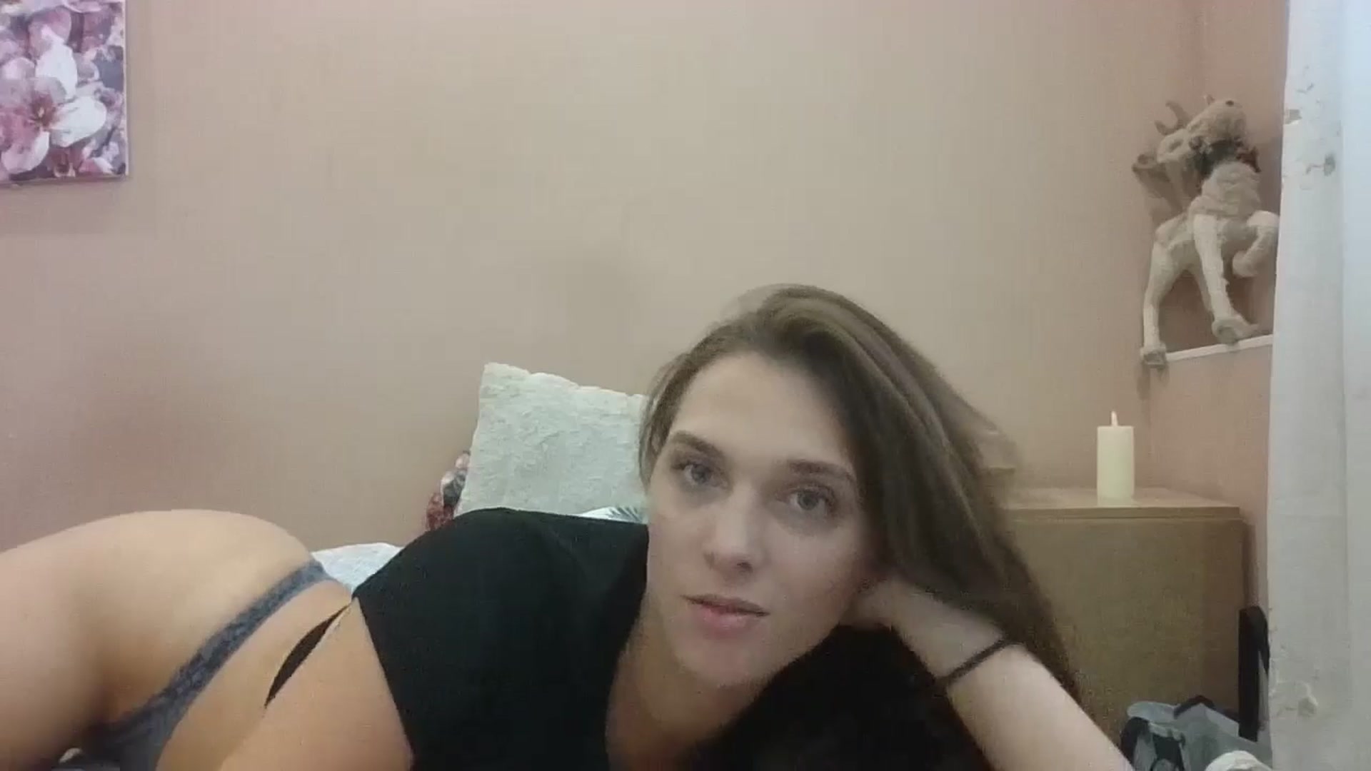 Gallery image thumbnail from HaleyReed's myfreecams stream on, 08/12/2024, 10:10 image 15 of 20