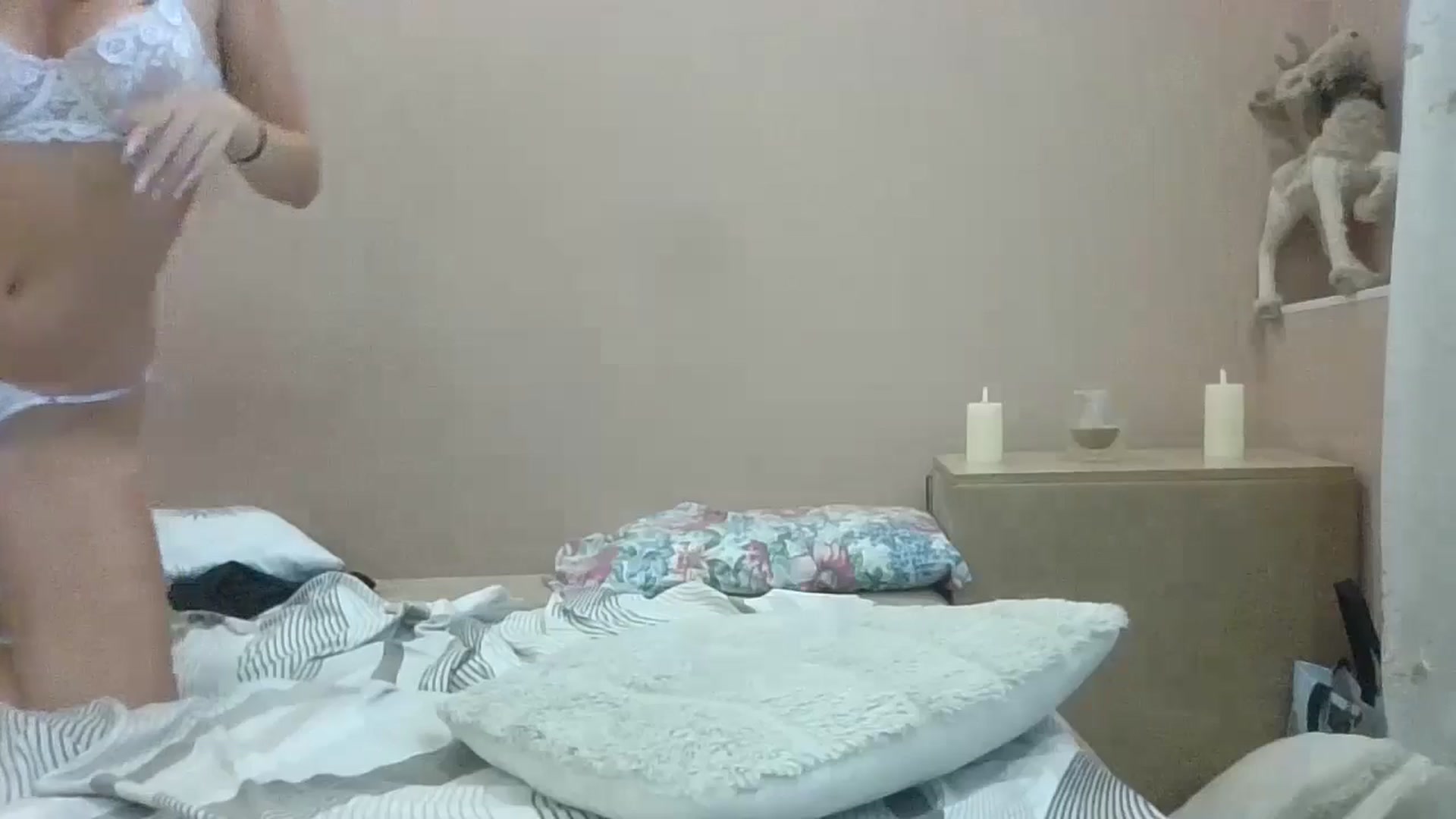 Gallery image thumbnail from HaleyReed's myfreecams stream on, 08/12/2024, 11:27 image 16 of 20