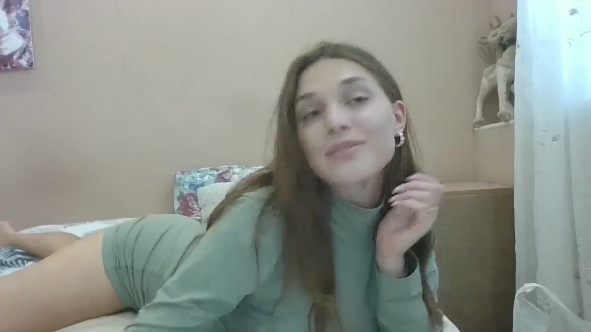 Gallery image thumbnail from HaleyReed's myfreecams stream on, 08/14/2024, 11:36 image 15 of 20