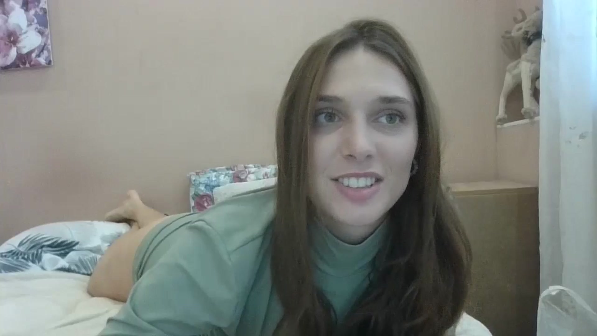 Gallery image thumbnail from HaleyReed's myfreecams stream on, 08/14/2024, 11:36 image 10 of 20