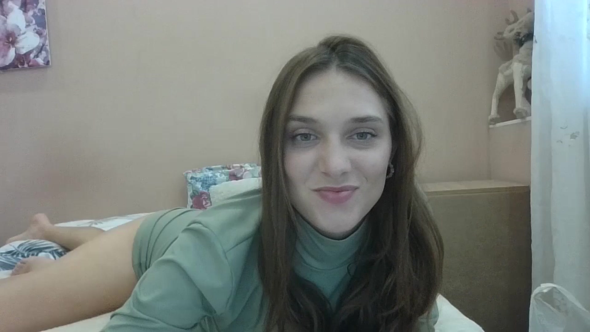 Gallery image thumbnail from HaleyReed's myfreecams stream on, 08/14/2024, 11:36 image 9 of 20