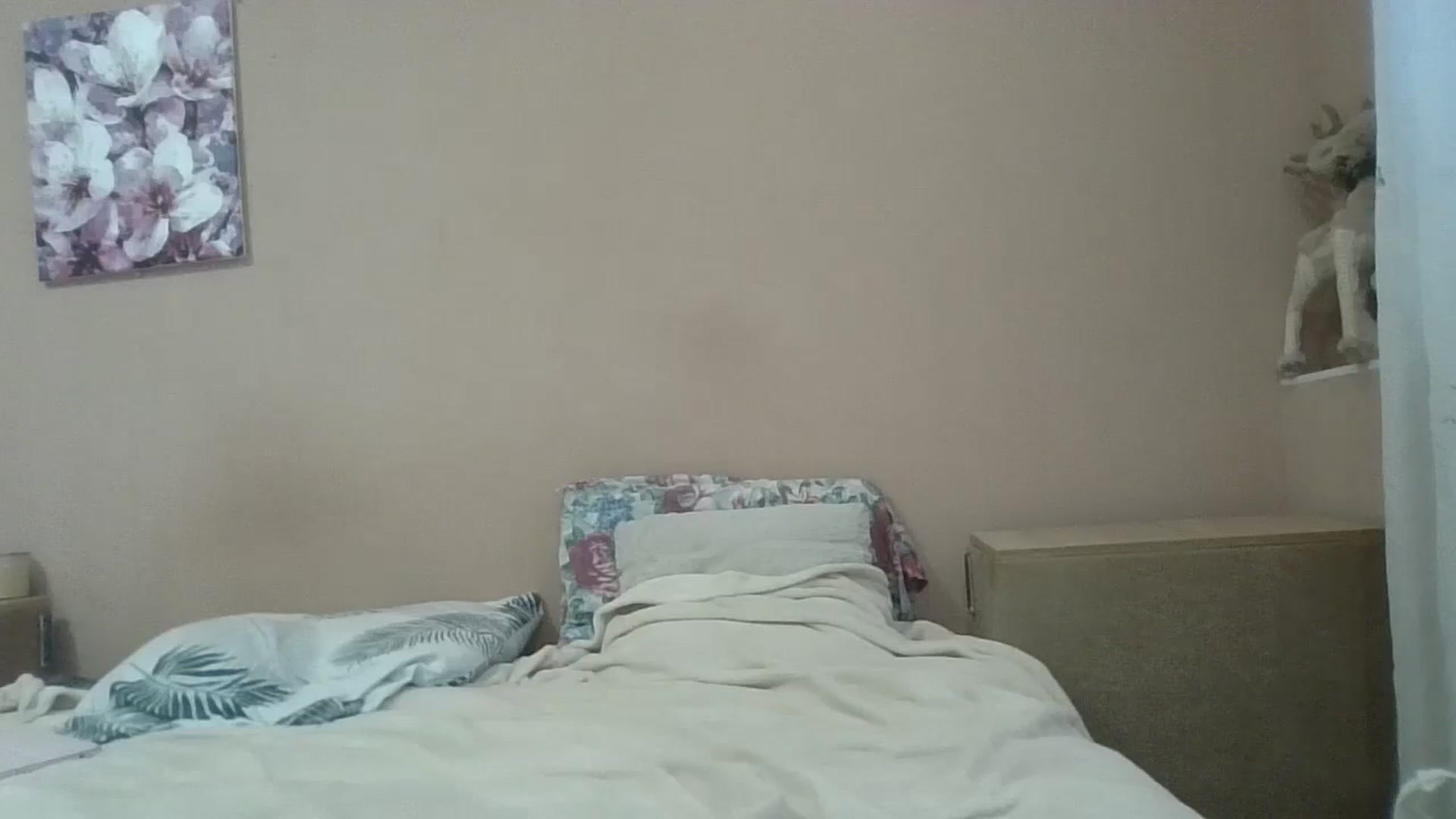 Gallery image thumbnail from HaleyReed's myfreecams stream on, 08/14/2024, 12:35 image 9 of 20