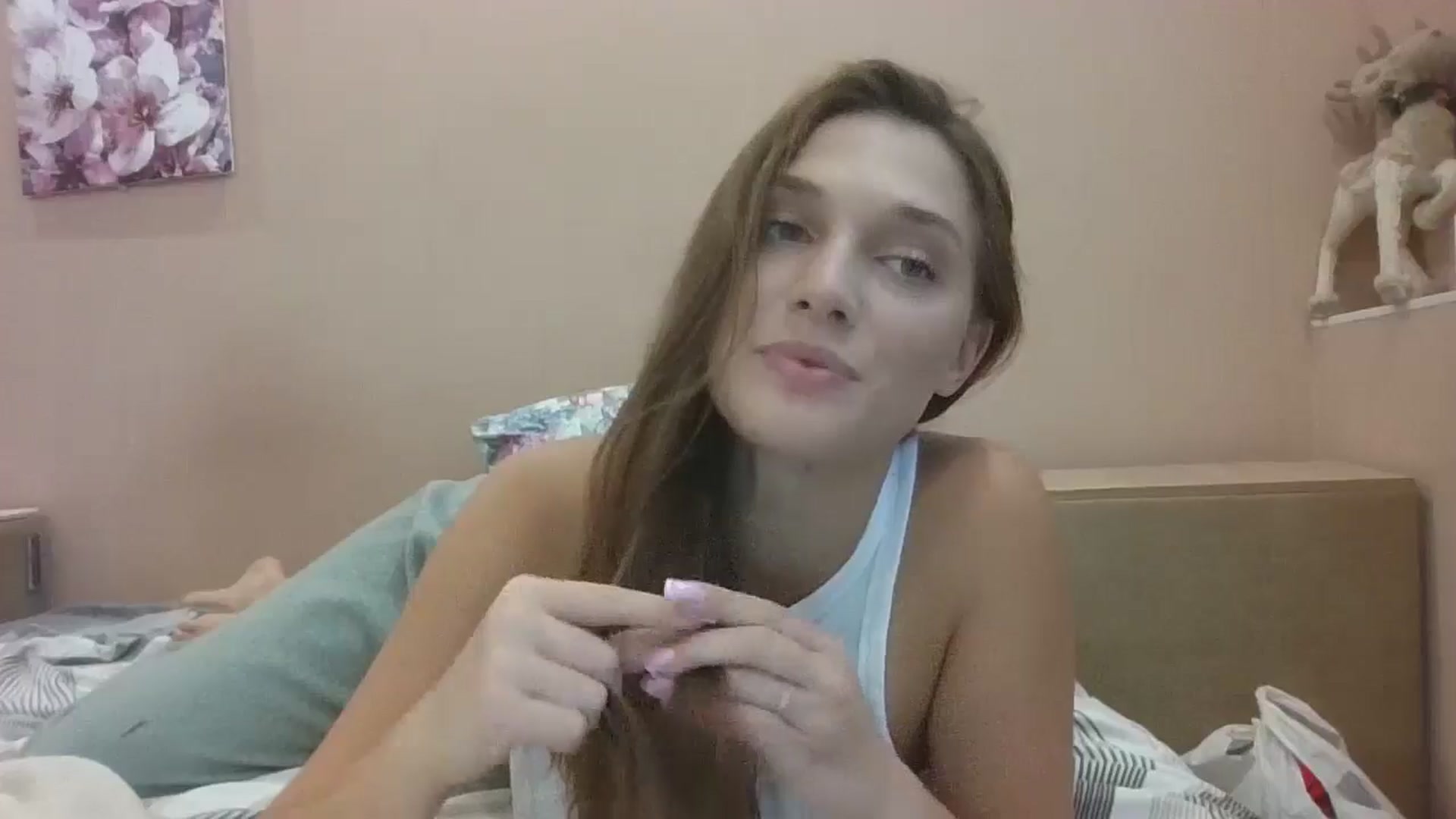 Gallery image thumbnail from HaleyReed's myfreecams stream on, 08/15/2024, 13:29 image 7 of 20