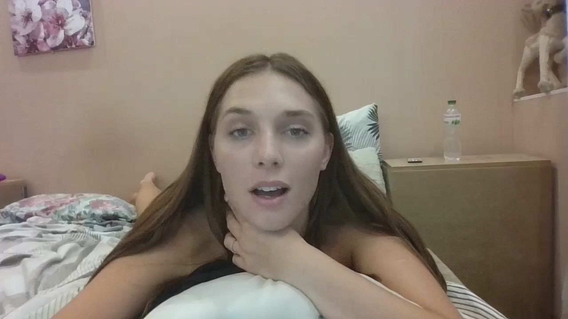 Gallery image thumbnail from HaleyReed's myfreecams stream on, 08/16/2024, 15:25 image 16 of 20