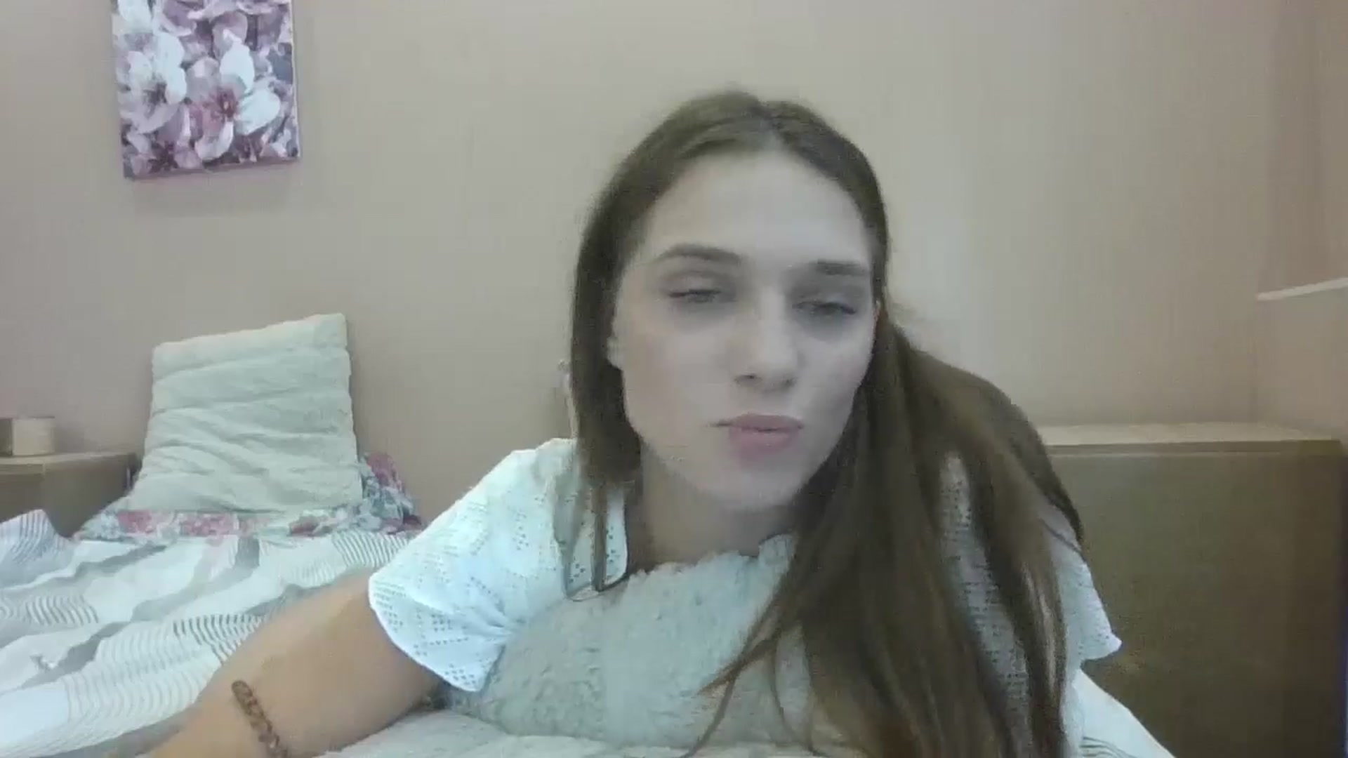 Gallery image thumbnail from HaleyReed's myfreecams stream on, 08/17/2024, 08:54 image 17 of 20