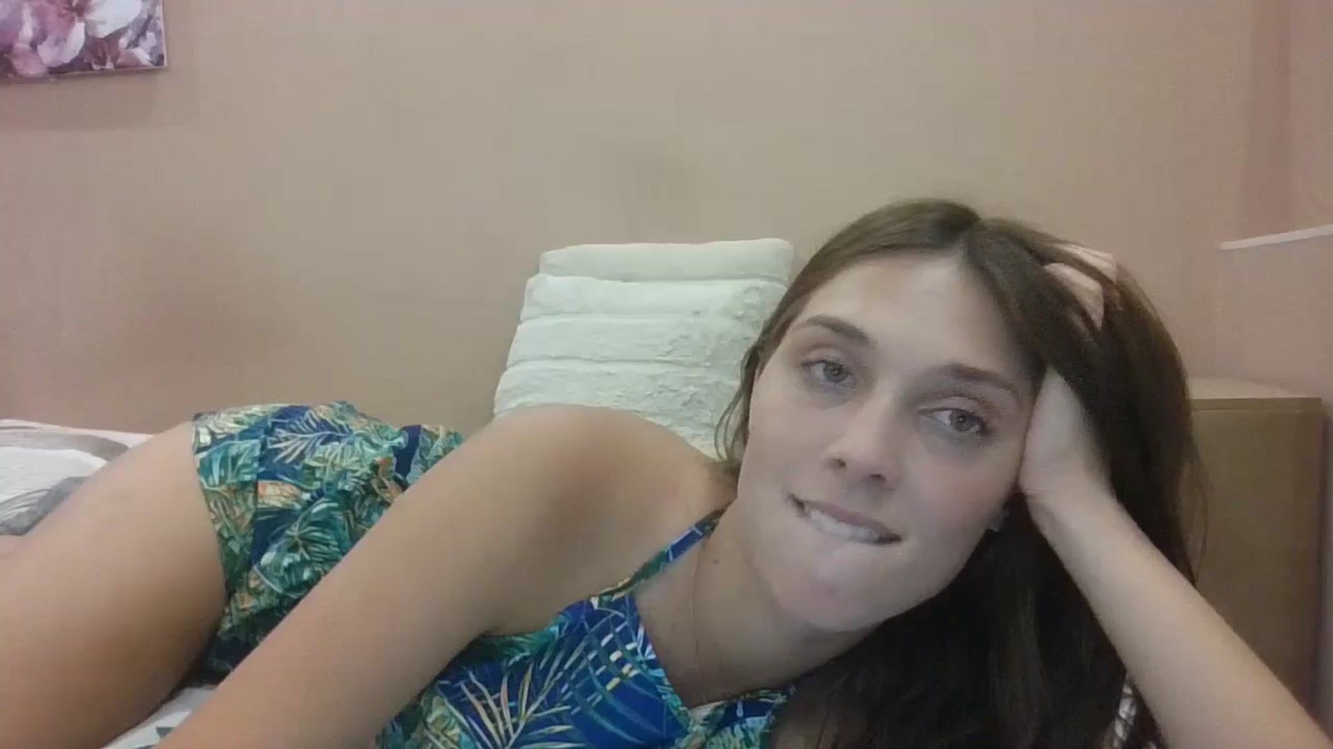 Gallery image thumbnail from HaleyReed's myfreecams stream on, 08/21/2024, 17:28 image 10 of 20