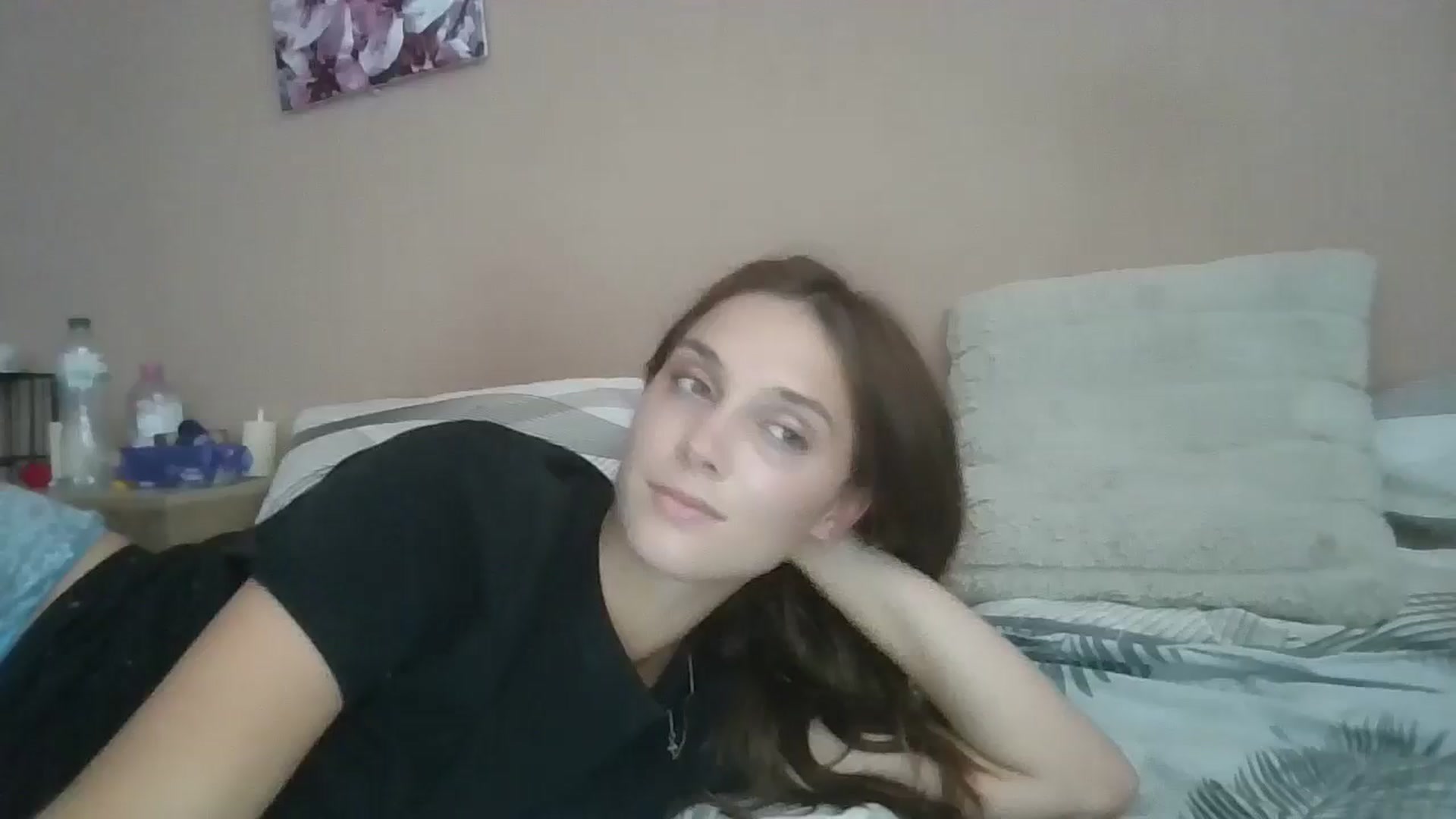 Gallery image thumbnail from HaleyReed's myfreecams stream on, 08/22/2024, 13:42 image 1 of 20
