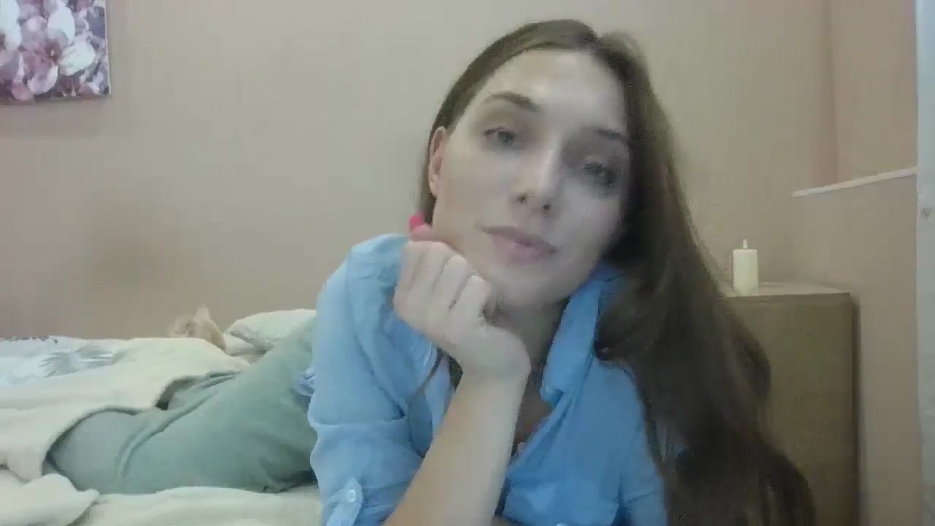 Gallery image thumbnail from HaleyReed's myfreecams stream on, 09/19/2024, 14:18 image 19 of 20