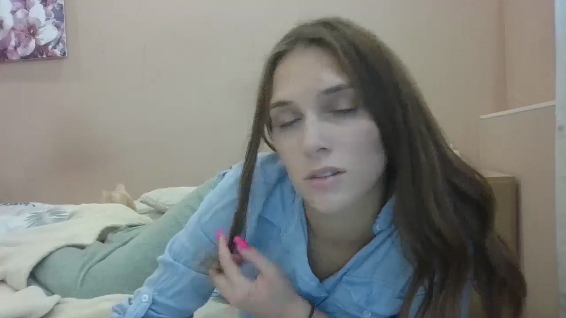 Gallery image thumbnail from HaleyReed's myfreecams stream on, 09/19/2024, 14:18 image 18 of 20