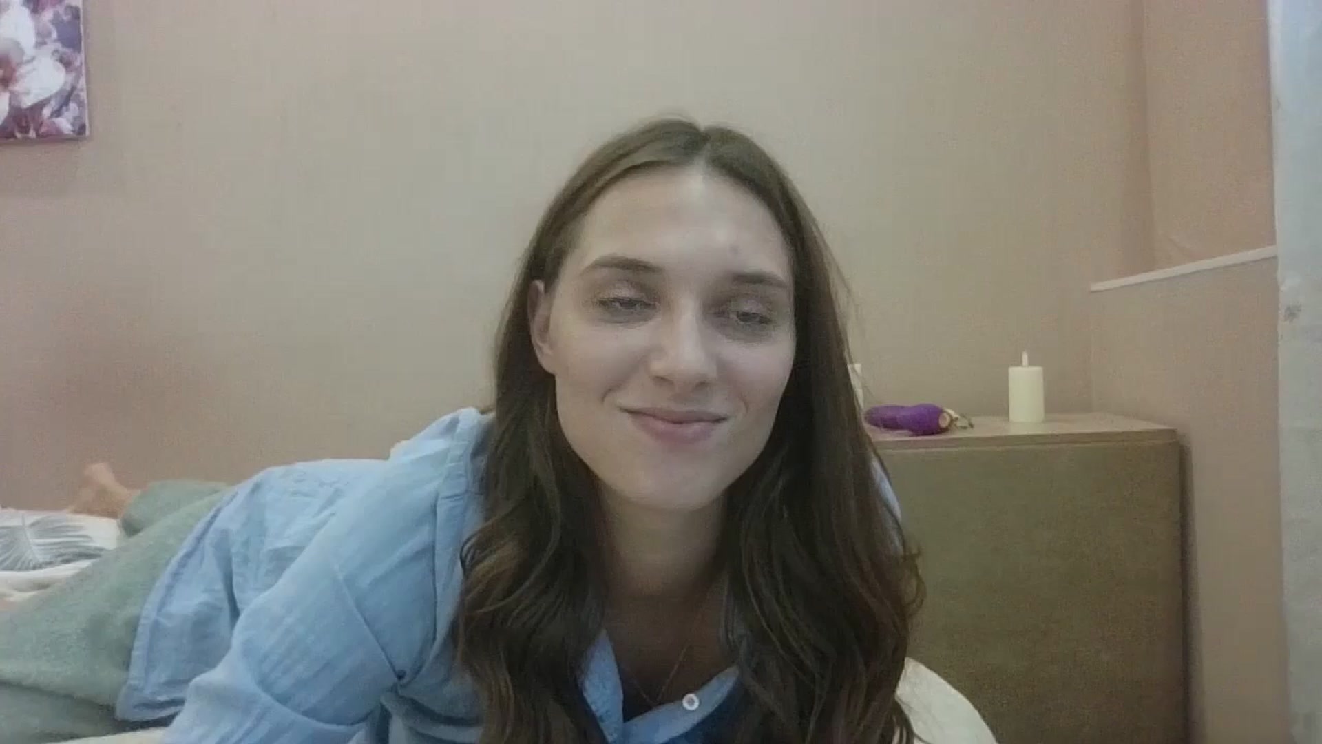 Gallery image thumbnail from HaleyReed's myfreecams stream on, 09/19/2024, 14:18 image 5 of 20