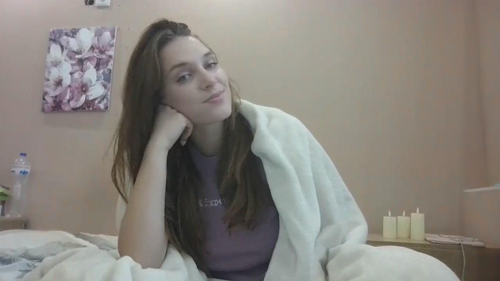Gallery image thumbnail from HaleyReed's myfreecams stream on, 10/05/2024, 10:37 image 17 of 20