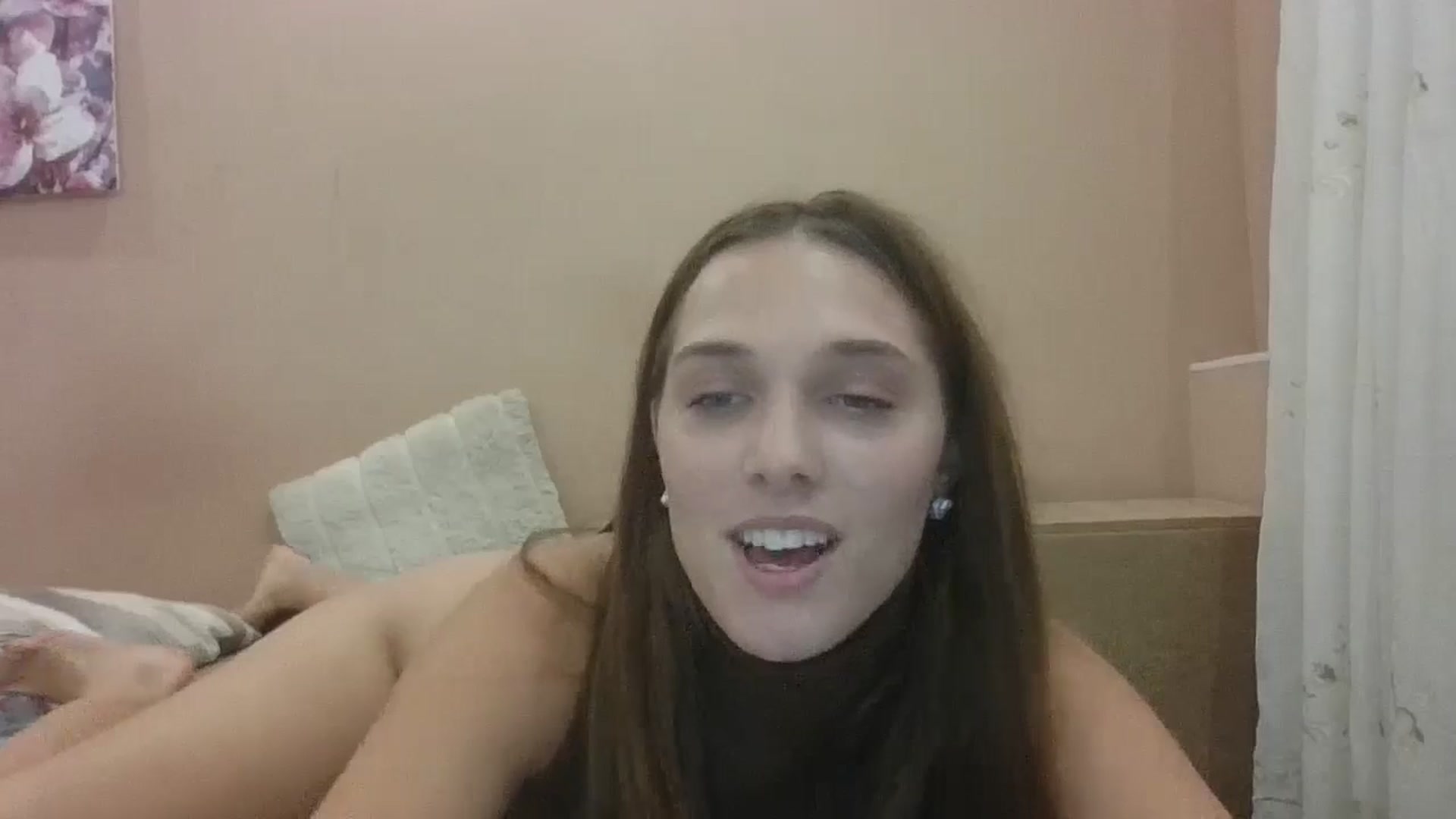 Gallery image thumbnail from HaleyReed's myfreecams stream on, 10/06/2024, 14:48 image 9 of 20