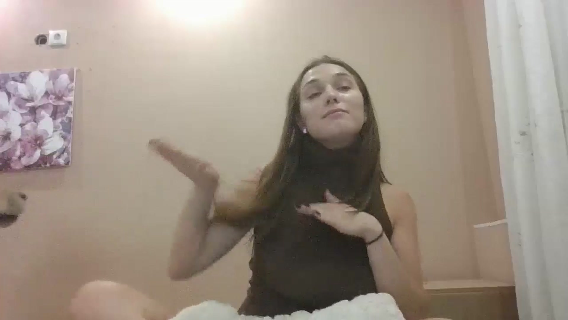 Gallery image thumbnail from HaleyReed's myfreecams stream on, 10/06/2024, 16:00 image 16 of 20