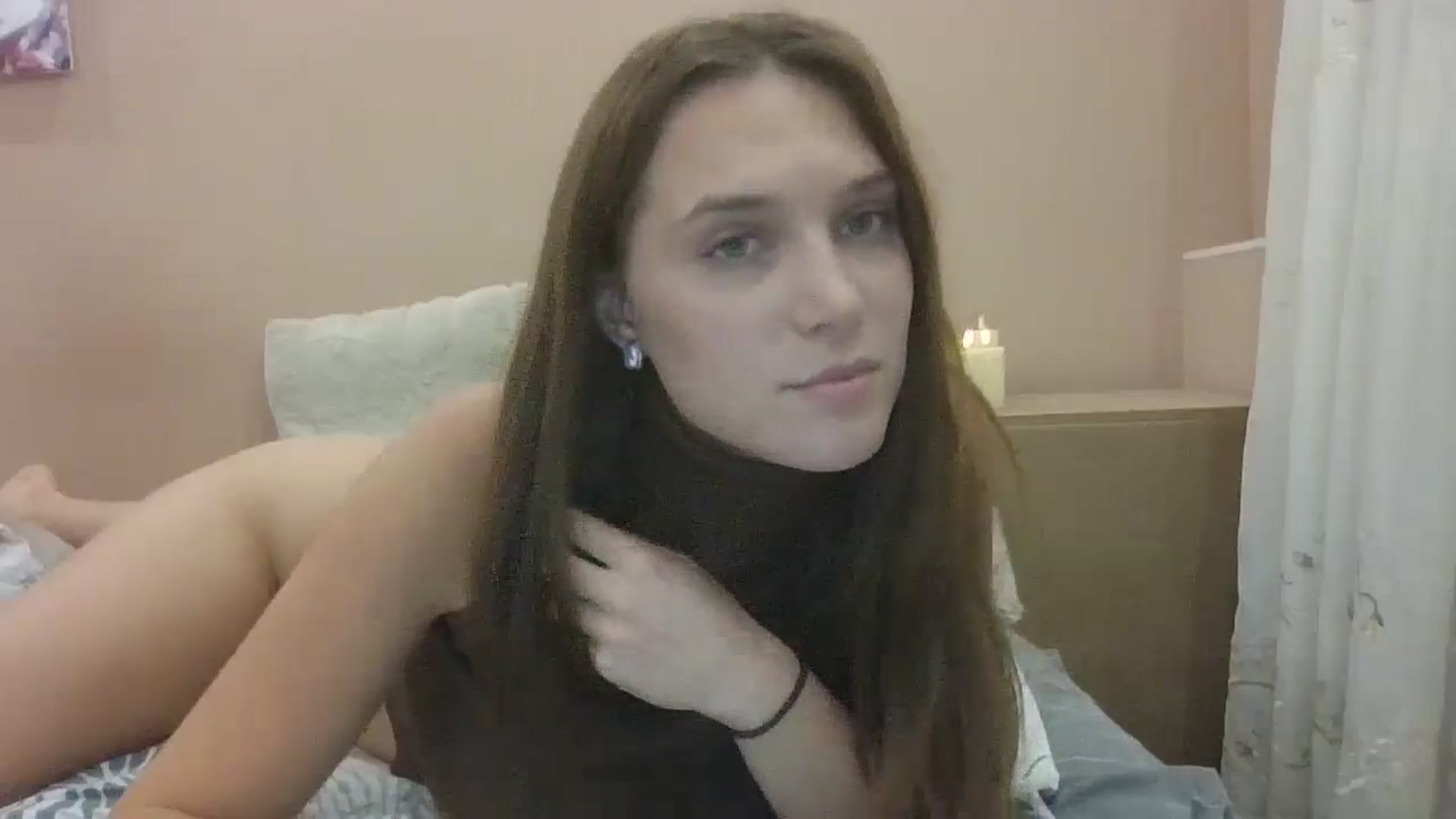 Gallery image thumbnail from HaleyReed's myfreecams stream on, 10/06/2024, 16:00 image 6 of 20