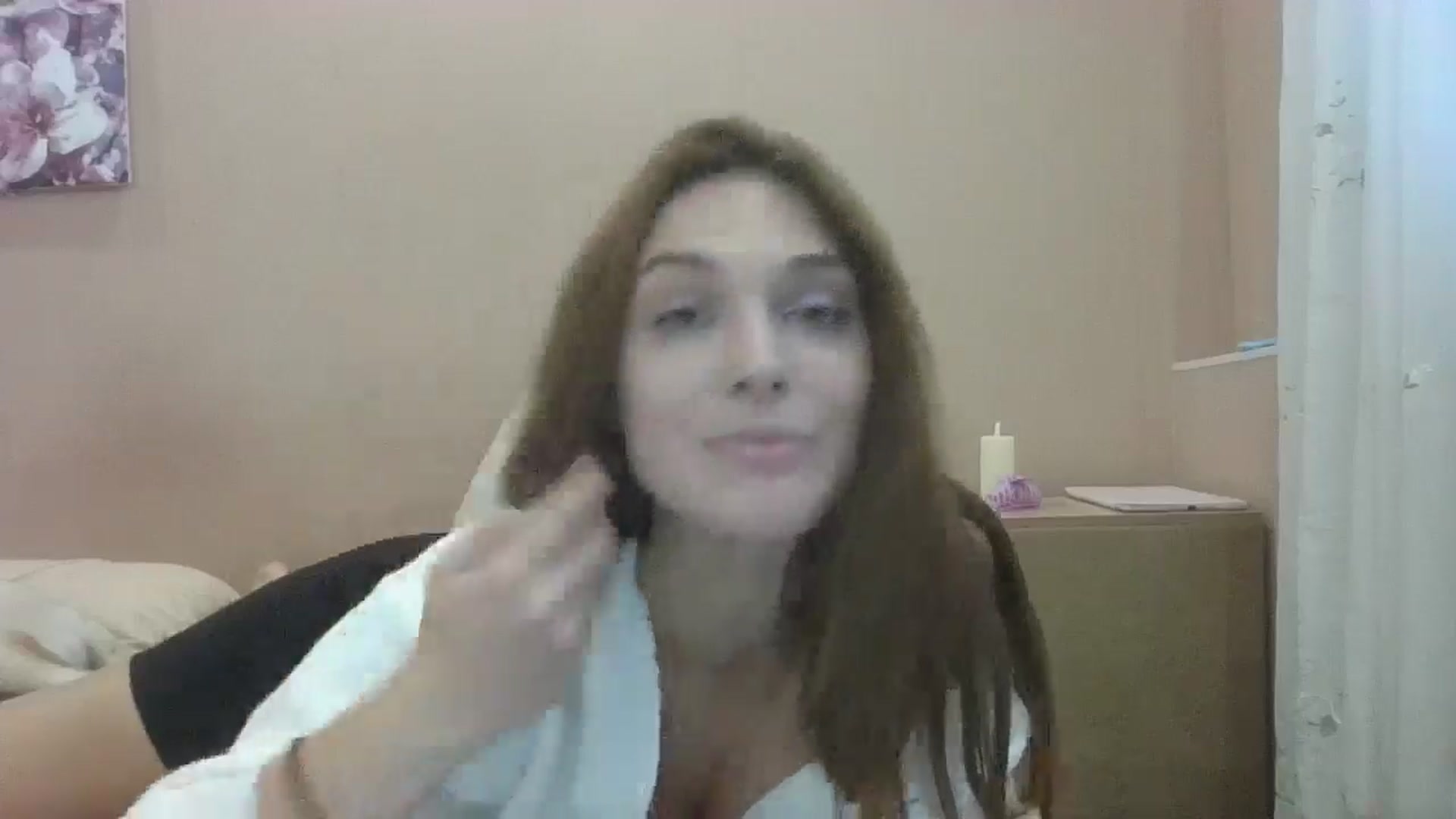 Gallery image thumbnail from HaleyReed's myfreecams stream on, 10/09/2024, 12:43 image 9 of 20