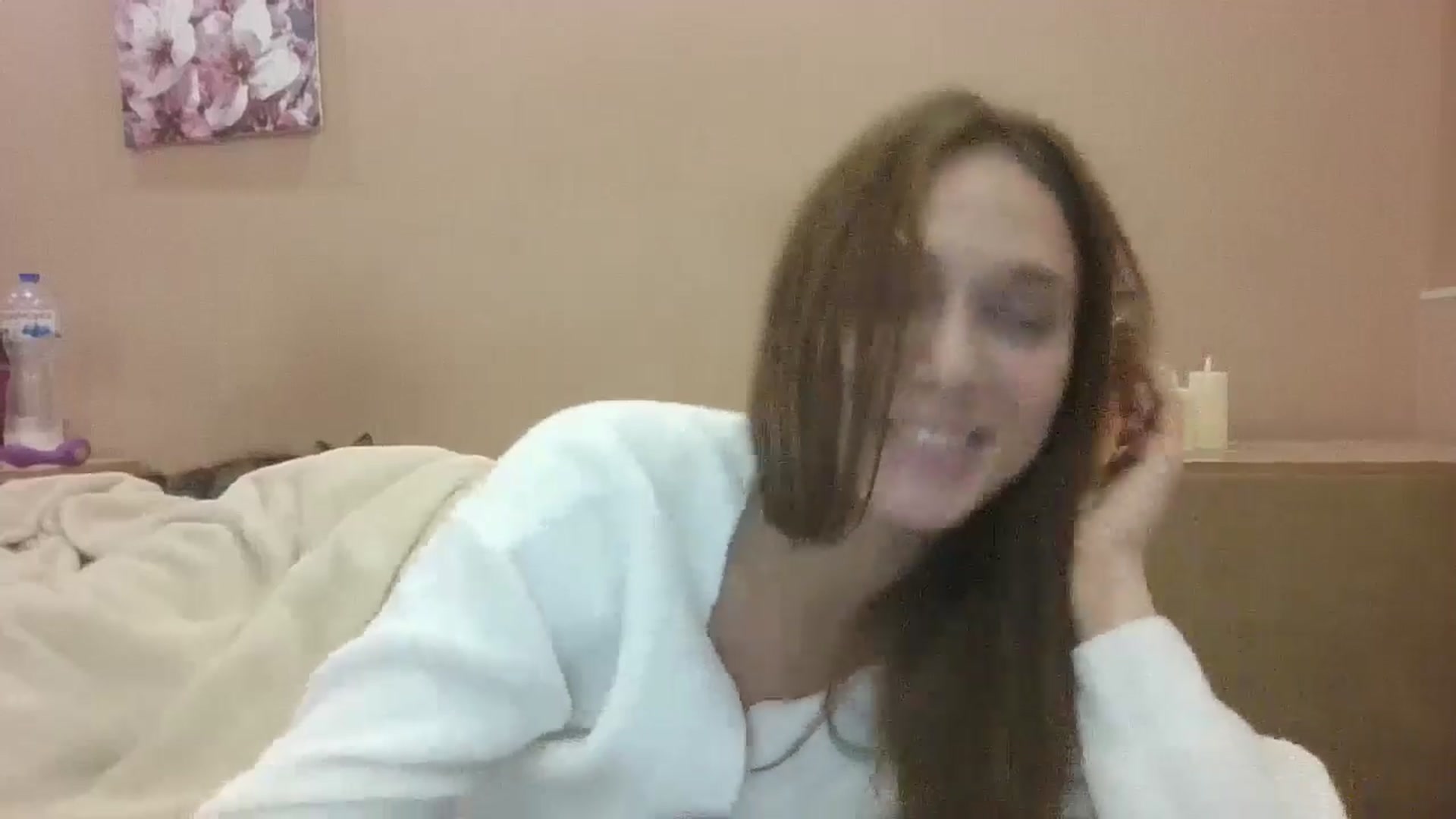 Gallery image thumbnail from HaleyReed's myfreecams stream on, 10/09/2024, 16:23 image 16 of 20