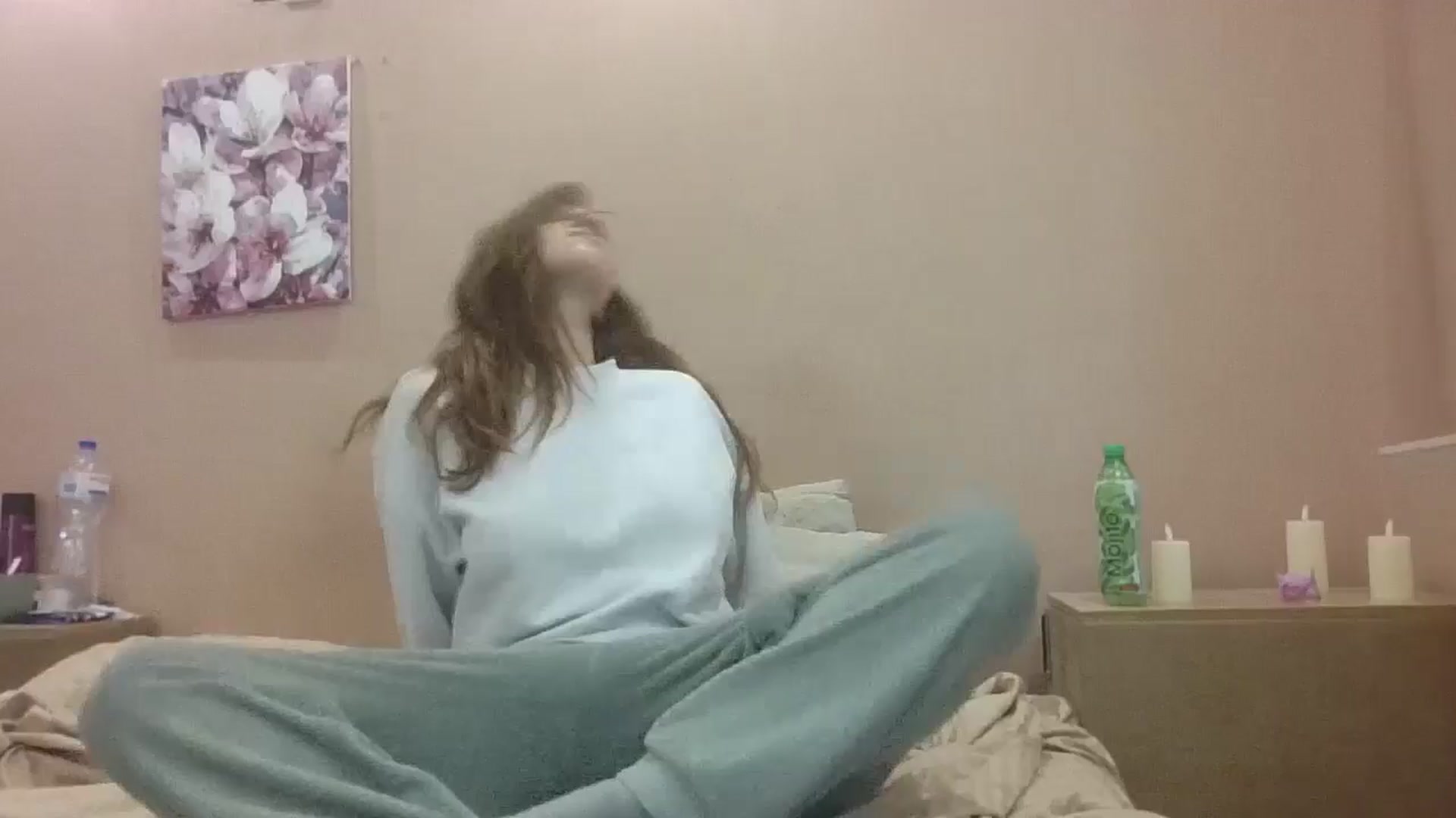 Gallery image thumbnail from HaleyReed's myfreecams stream on, 10/11/2024, 13:05 image 17 of 20