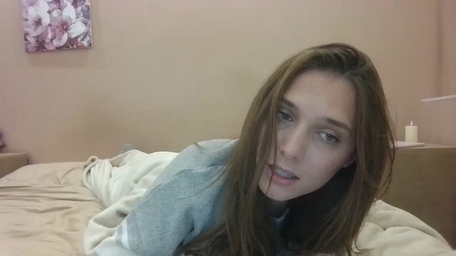 Gallery image thumbnail from HaleyReed's myfreecams stream on, 10/17/2024, 15:45 image 9 of 20