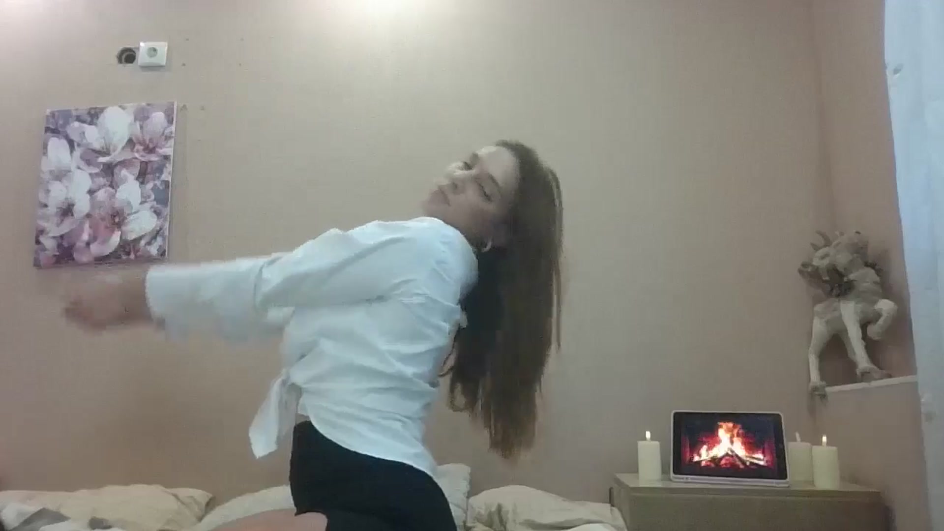 Gallery image thumbnail from HaleyReed's myfreecams stream on, 10/21/2024, 14:18 image 2 of 20