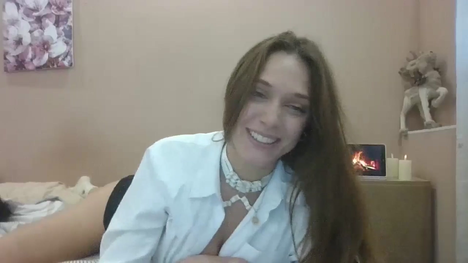 Gallery image thumbnail from HaleyReed's myfreecams stream on, 10/21/2024, 14:18 image 3 of 20